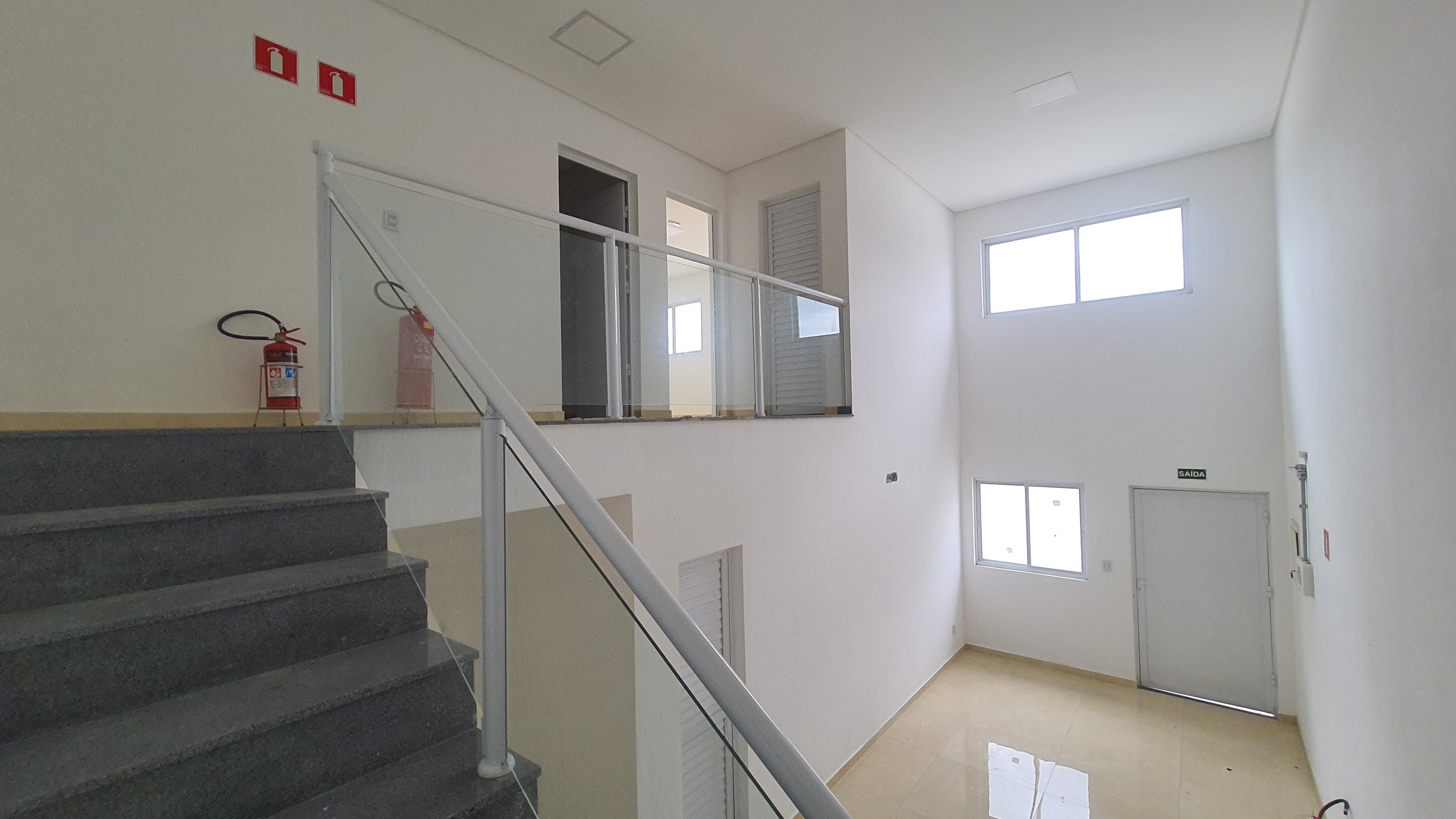 Galpão para locação com 3.900 m² no bairro Santa Luzia, na rodovia pres. Dutra em Caçapava/SP.  