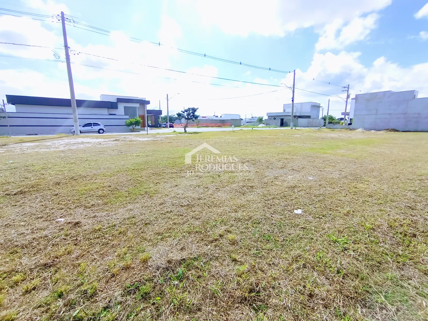 Terreno à venda com 253 m² no Condomínio Pérola do Vale em Tremembé/SP