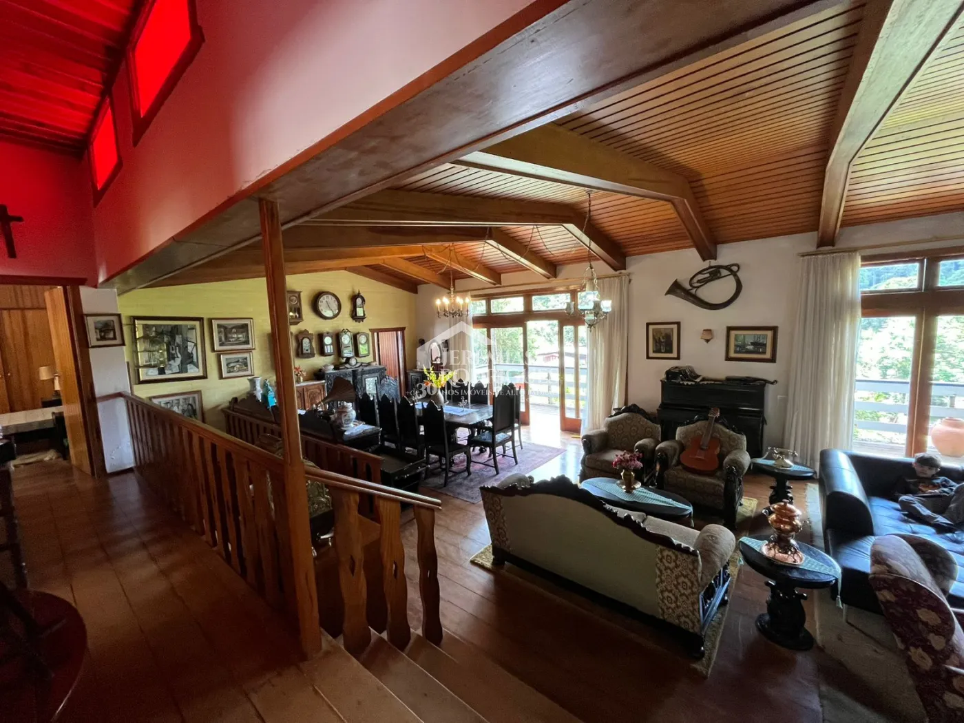 Casa para venda com 3 dormitórios no Jardim do Embaixador em Campos do Jordão/SP