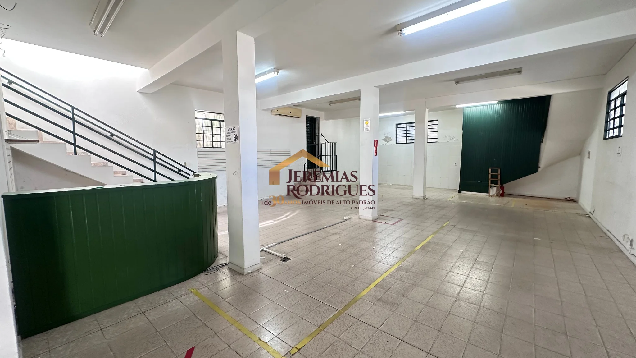 Ponto Comercial para locação no Centro em Pindamonhangaba/SP.