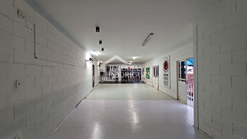 Prédio comercial à venda no Parque São Domingos!