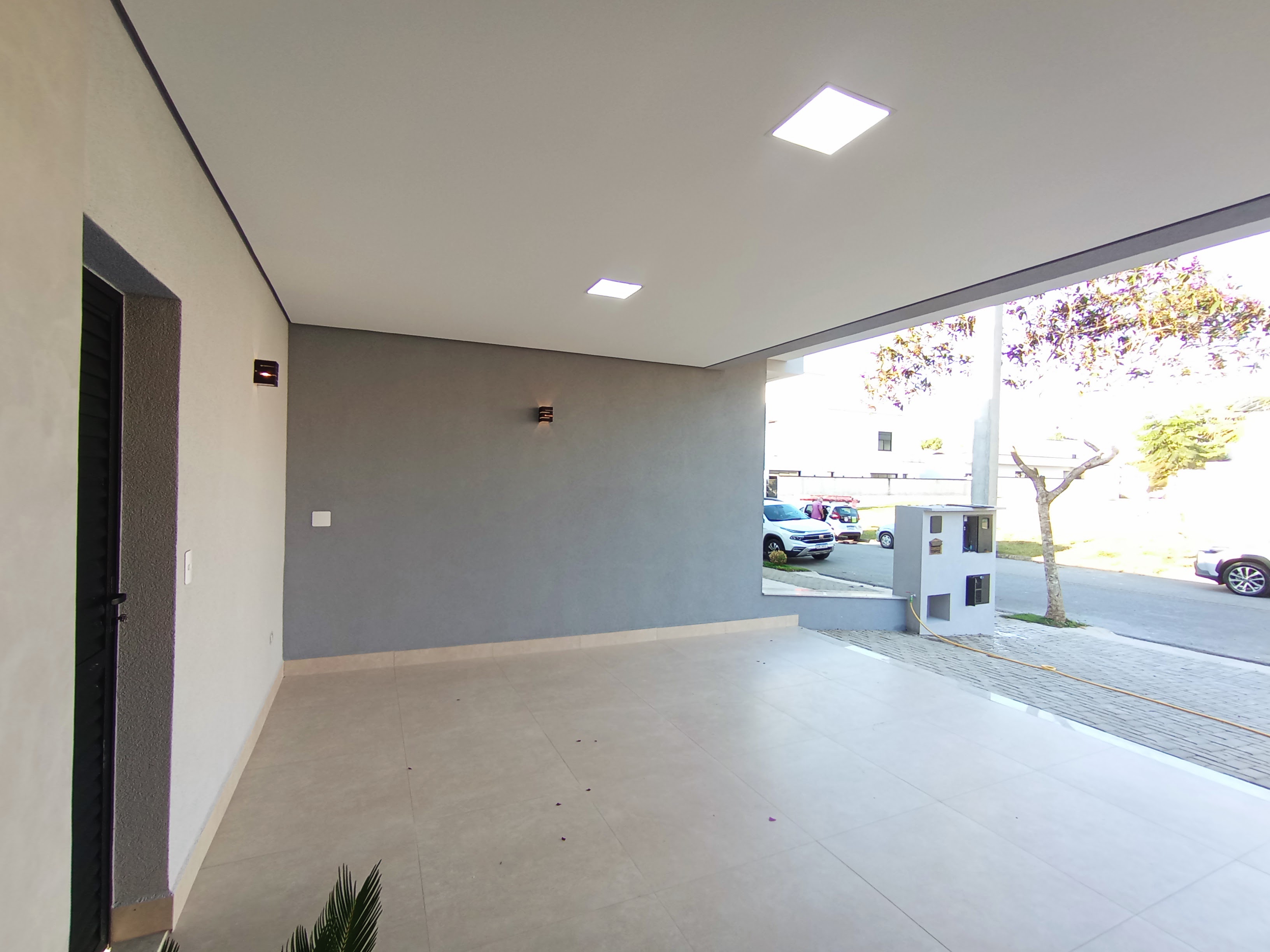 Casa à venda com 3 dormitórios no Condomínio Ouro Ville em Taubaté/SP.