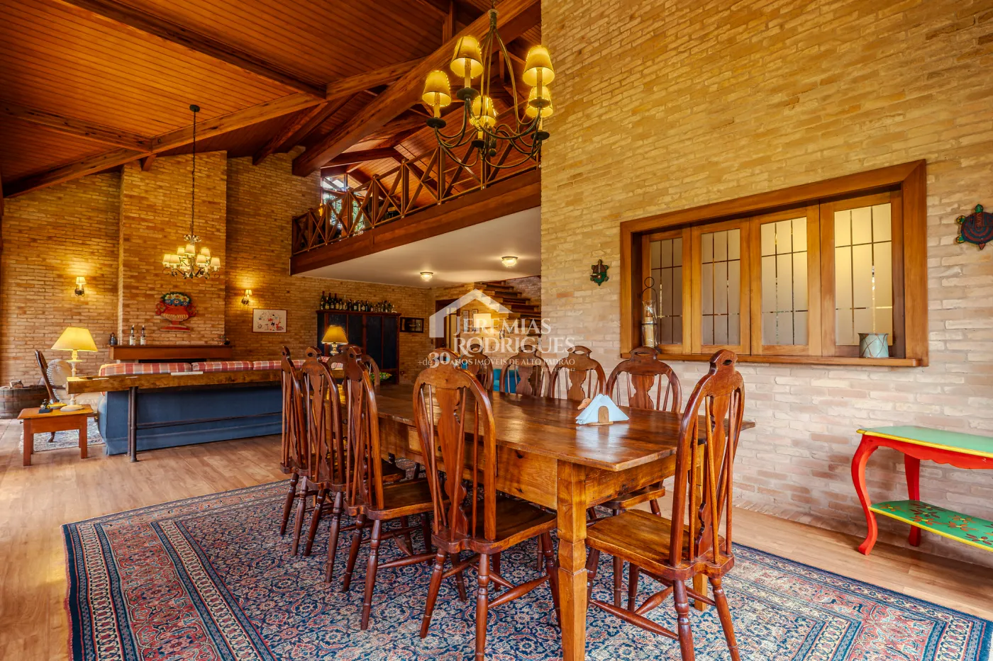 Casa de Campo à venda com 5 suítes no bairro Reinópolis em Santo Antônio do Pinhal/SP