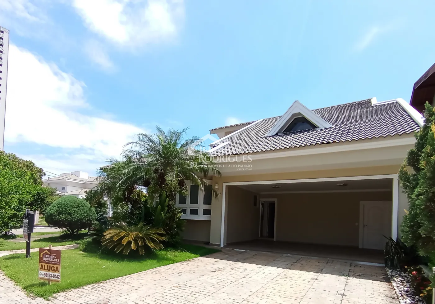 Casa para locação com 4 dormitórios no Condomínio Taubaté Village em Taubaté/SP.