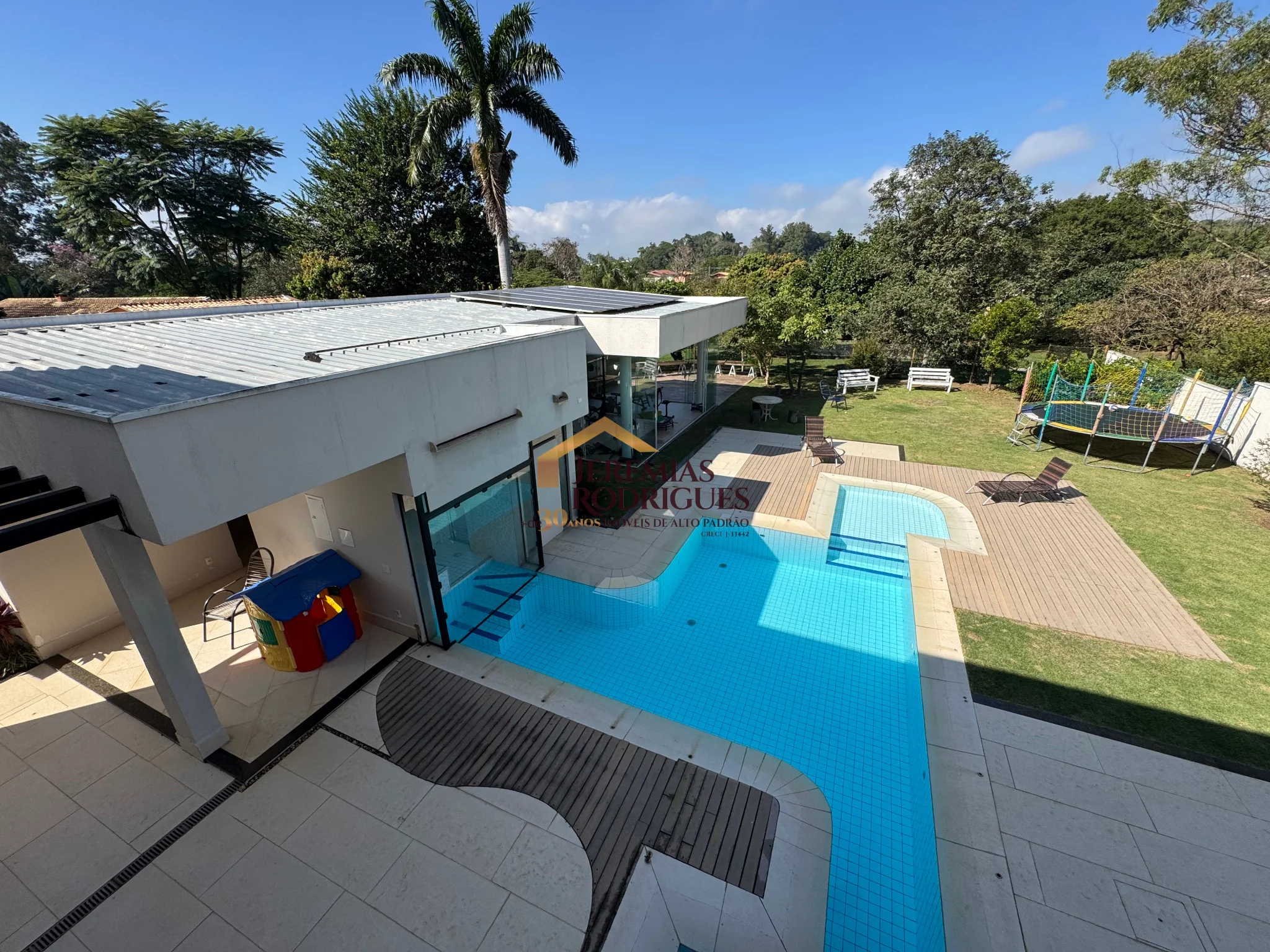 Casa à venda no Condomínio Village Paineiras em Pindamonhangaba/SP.