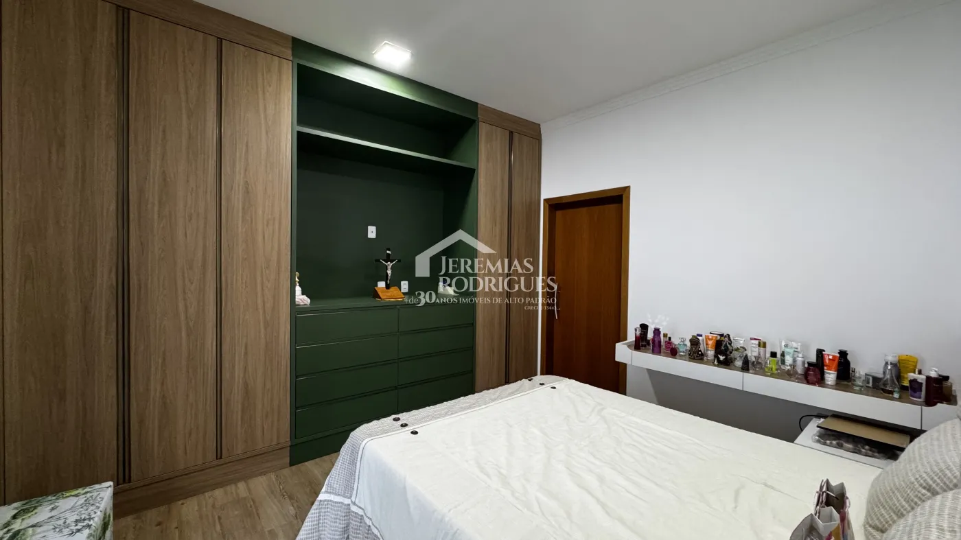 Casa à venda com3 suítes no Condomínio Reserva dos Lagos em Pindamonhangaba/SP.