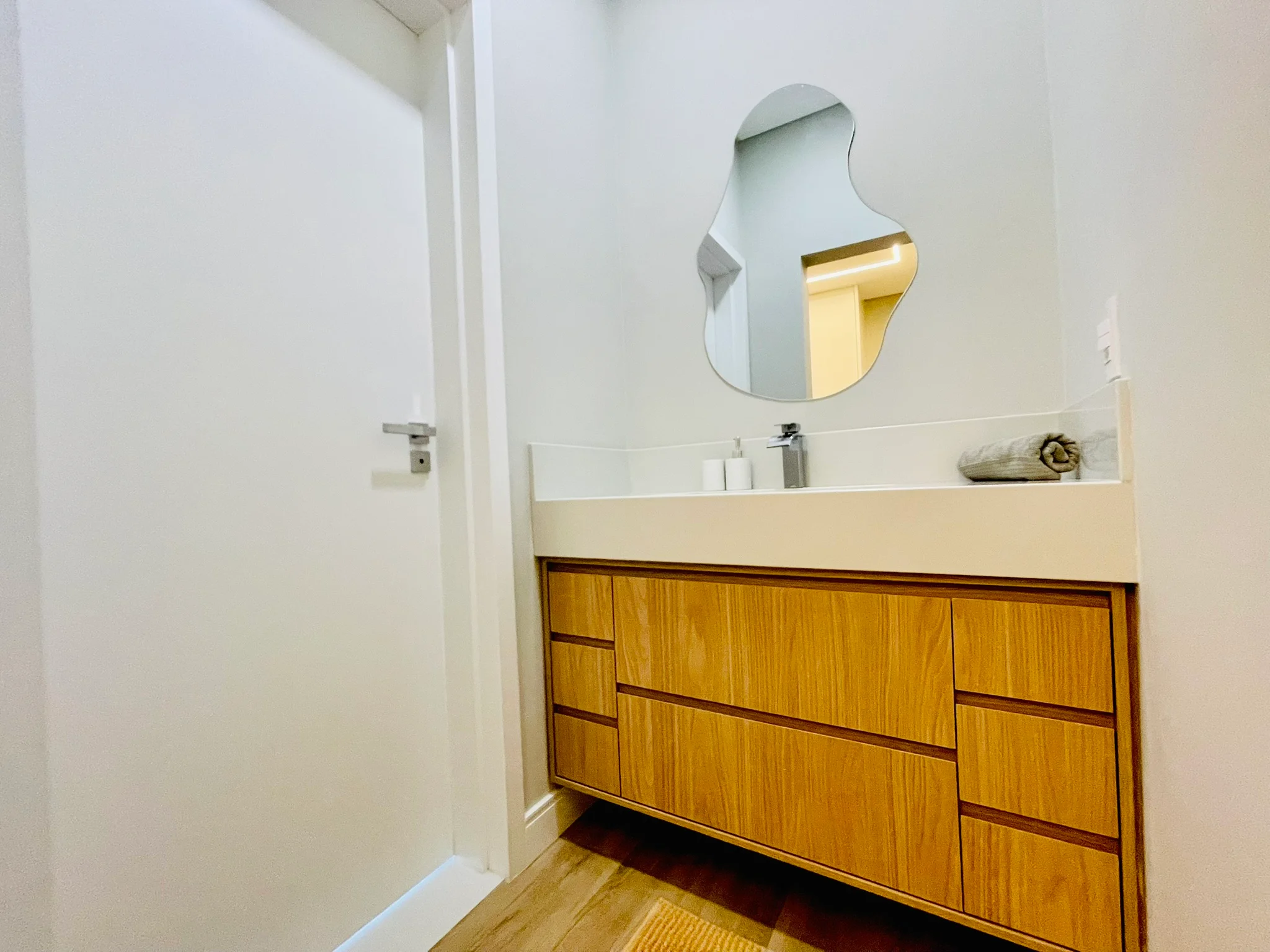 Casa à venda com 4 dormitórios no Condomínio Cyrela Landscape em Taubaté/SP. 