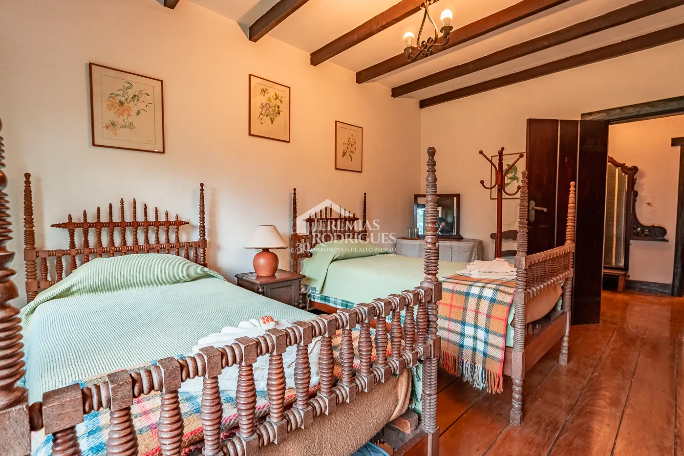 Casa com 9 dormitórios, 694 m² - Condomínio Reserva Figueiredo - Campos do Jordão/SP