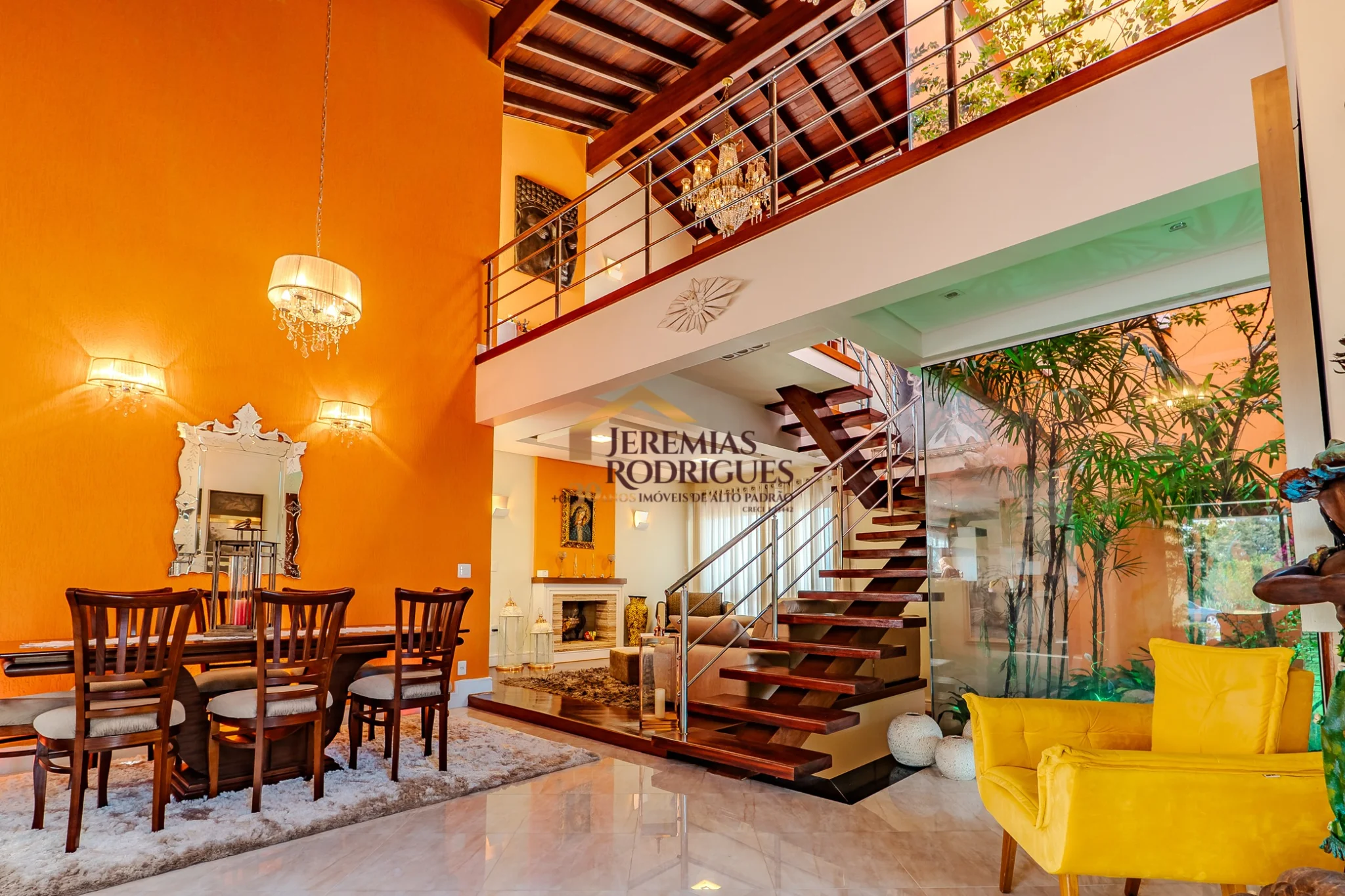Casa à venda no Condomínio Colonial Village I em Pindamonhangaba/SP.
