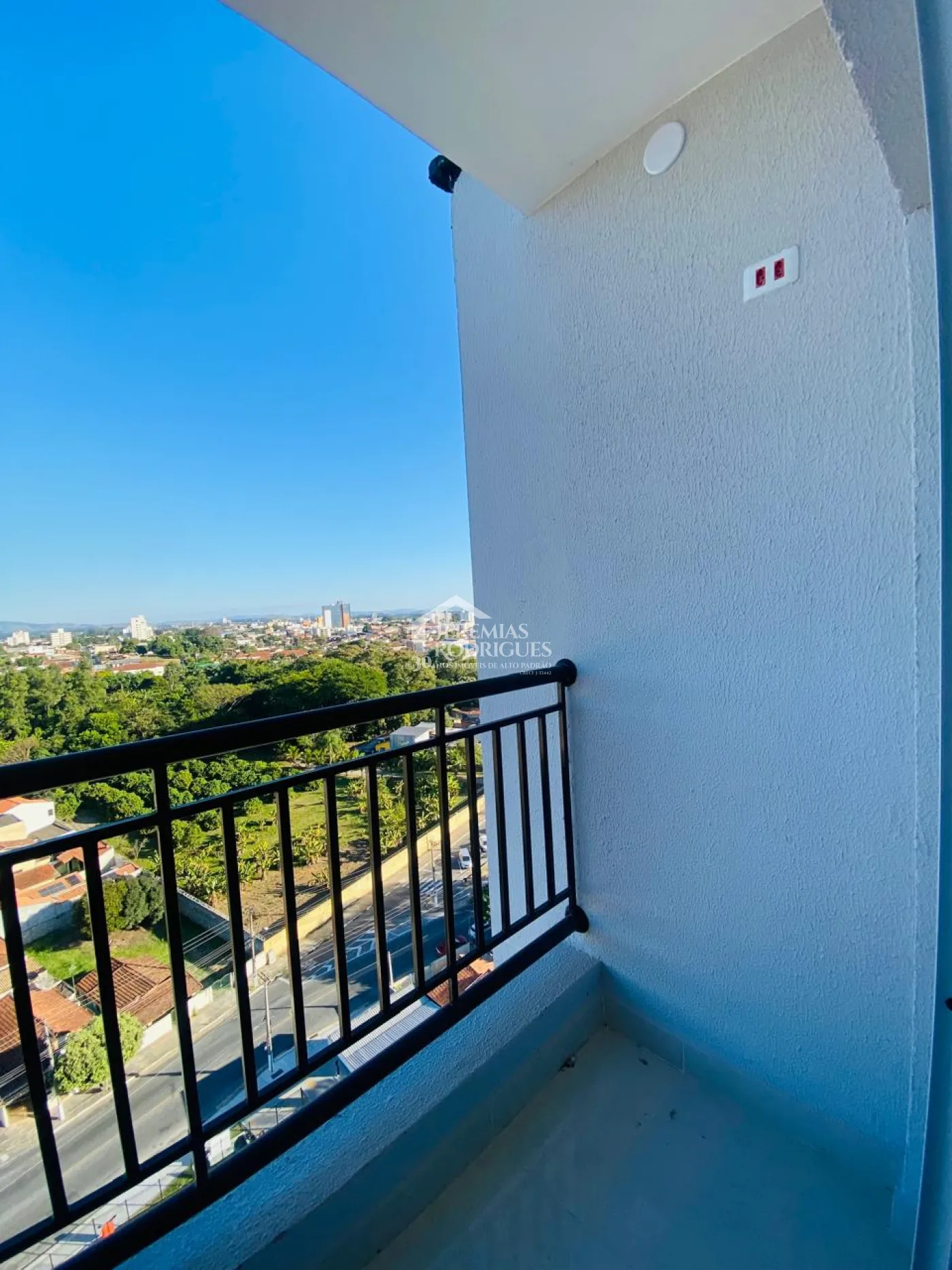 Apartamento à venda com 3 dormitórios, 122 m² no Condomínio Palmeira Real Village em Pindamonhangaba/SP.