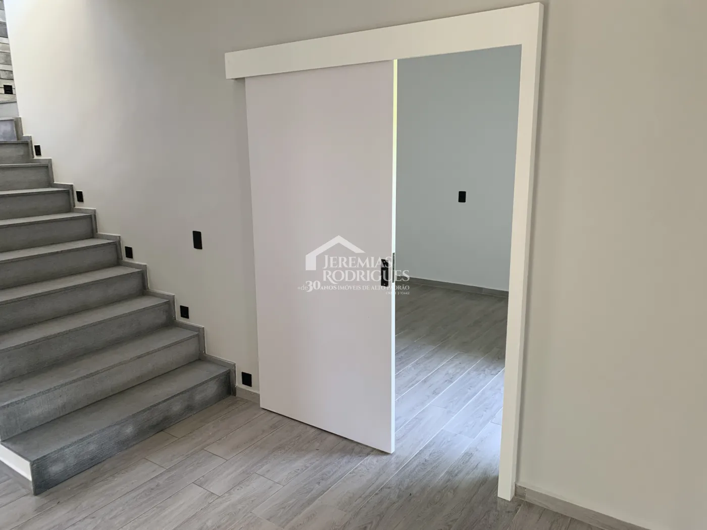 Casa à venda com 4 suítes no Condomínio Altos do Cataguá em Taubaté/SP