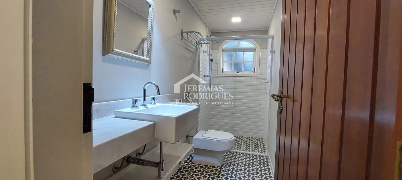 Casa com 3 dormitórios no Bairro Capivari - Campos do Jordão/SP