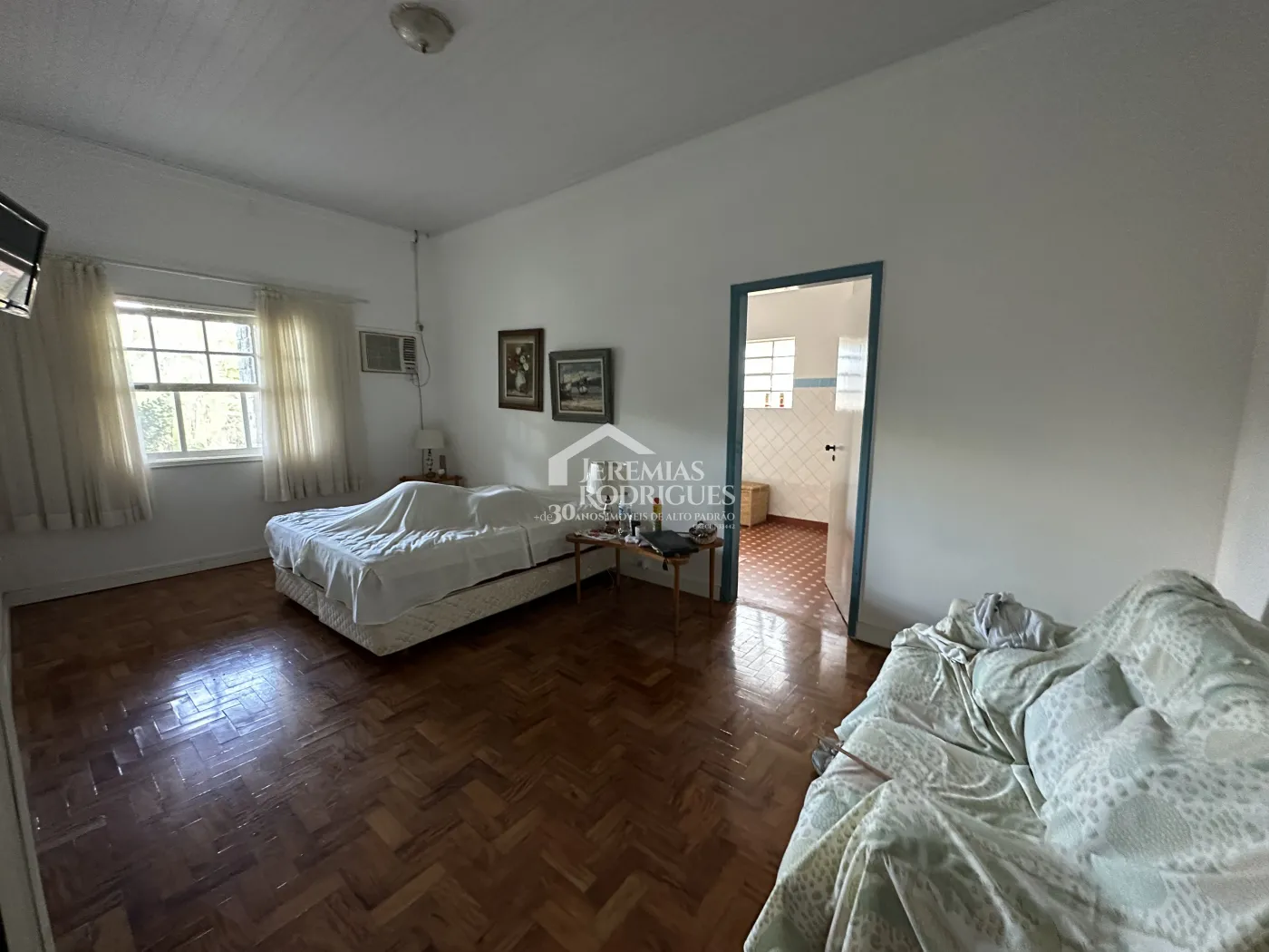 Fazenda para criação de gado de corte e plantação de milho, com mais de 612 hectares, em Cruzeiro-SP.