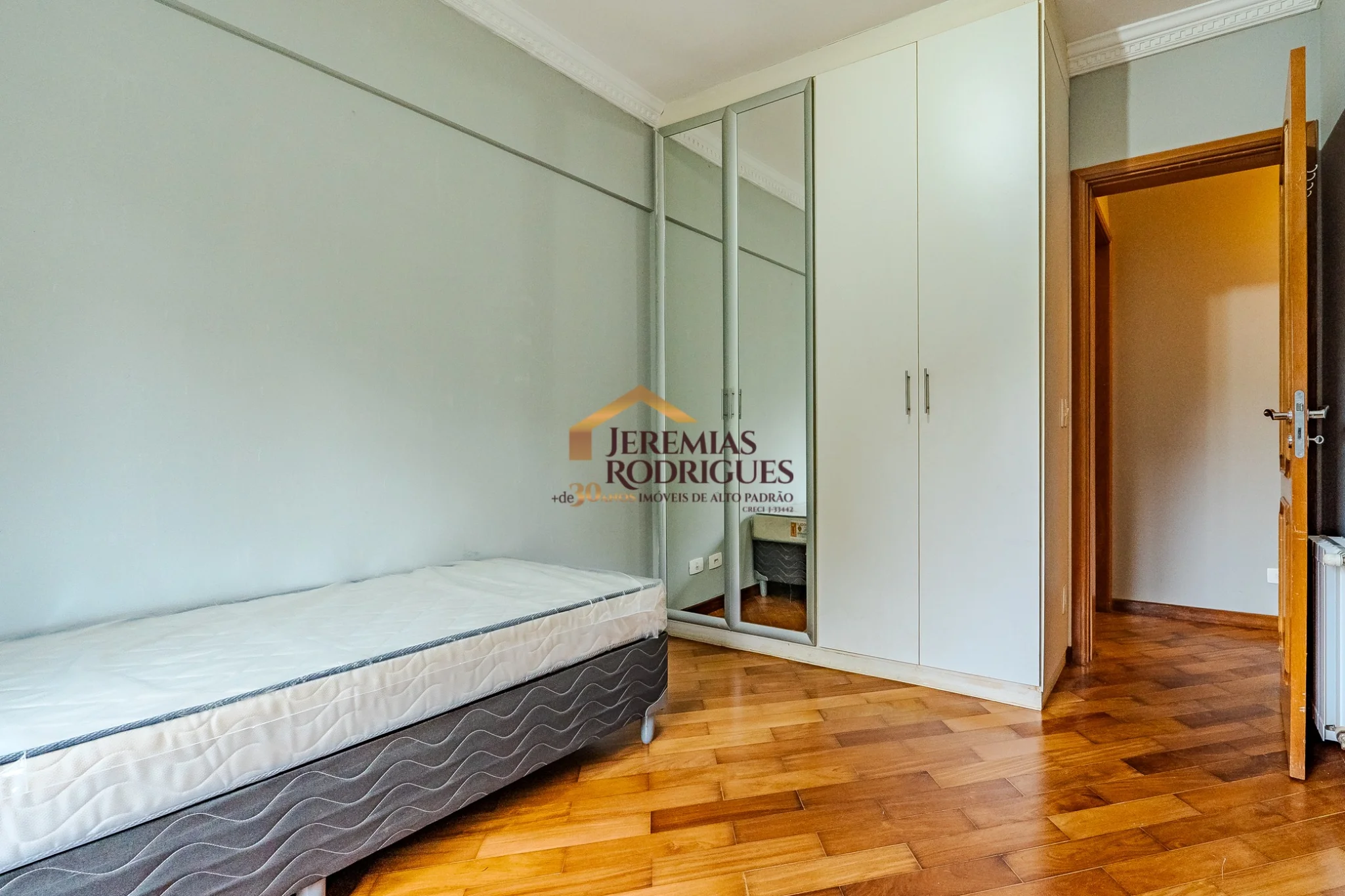 Apartamento à venda no Condomínio Chateau Du Loire em Campos do Jordão/SP. — foto 10