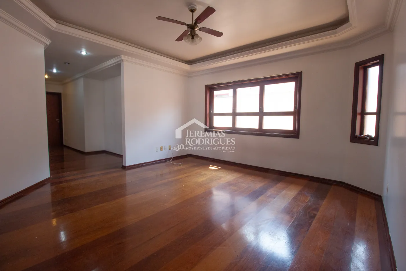 Casa com 4 suítes, 576 m² - Condomínio Village Paineiras - Pindamonhangaba/SP