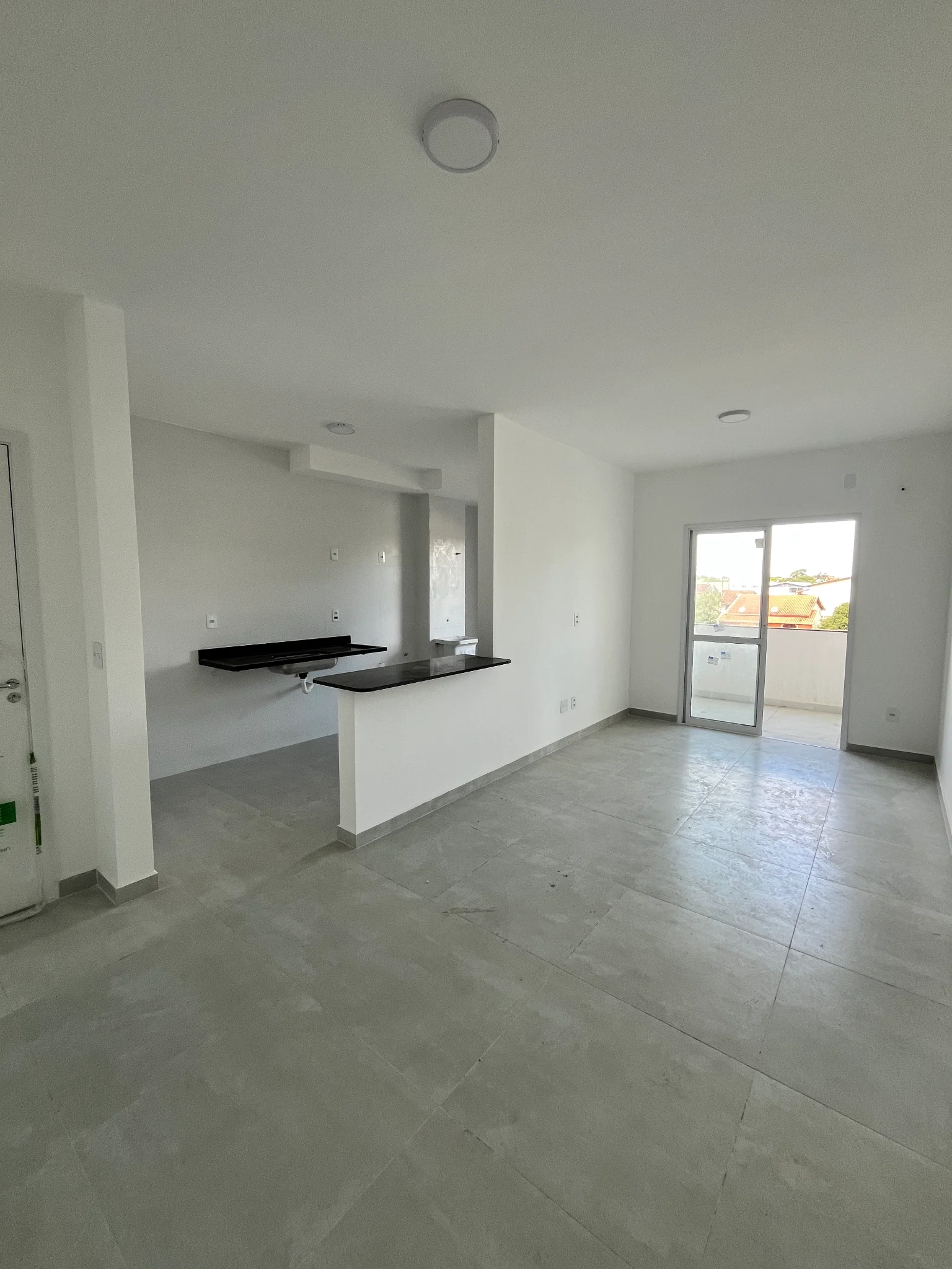 Apartamento no Edifício Santiago em Pindamonhangaba com localização privilegiada
