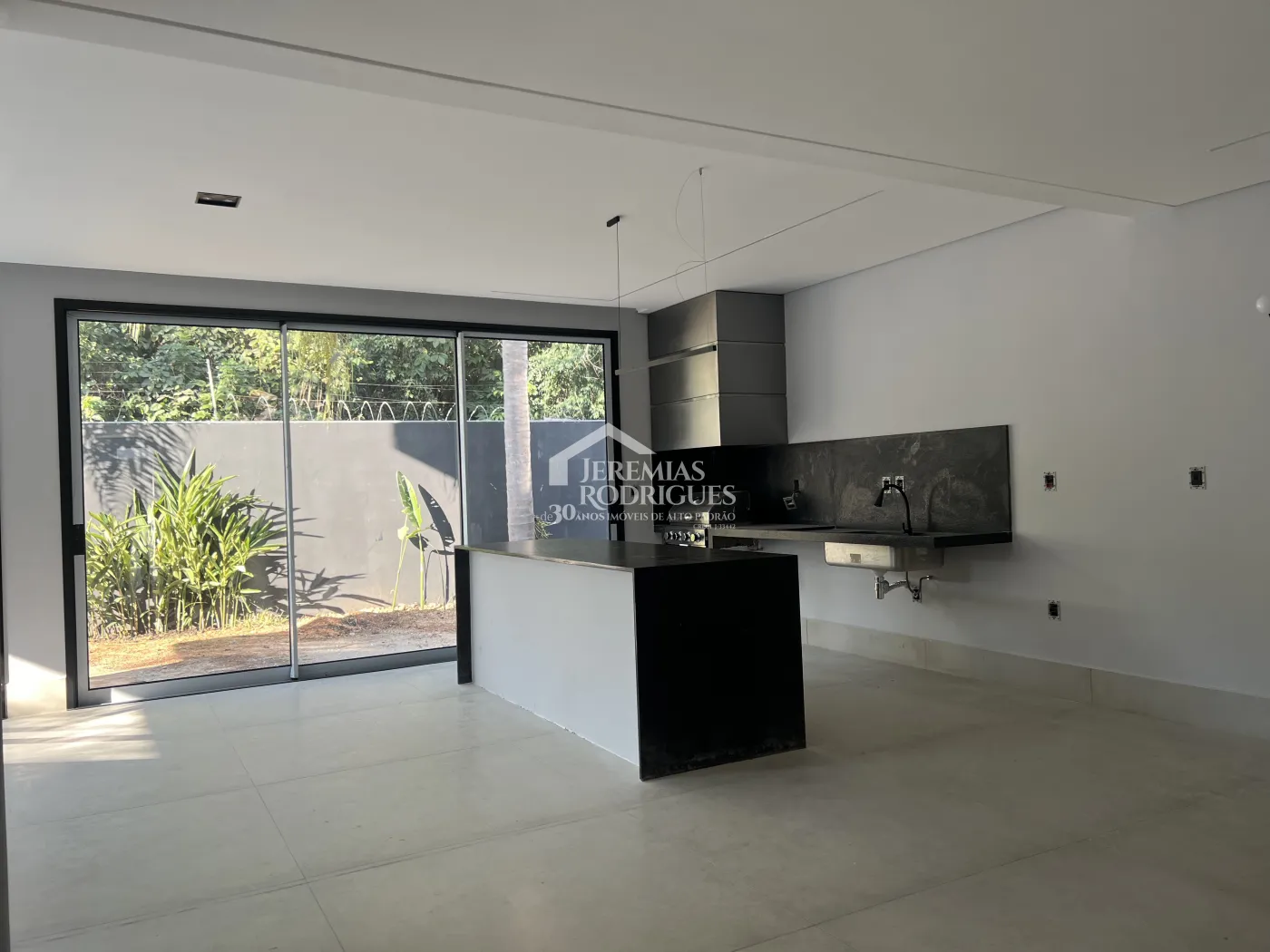 Casa com 4 suítes, 320 m² - Condomínio Taubaté Village - Taubaté/SP.