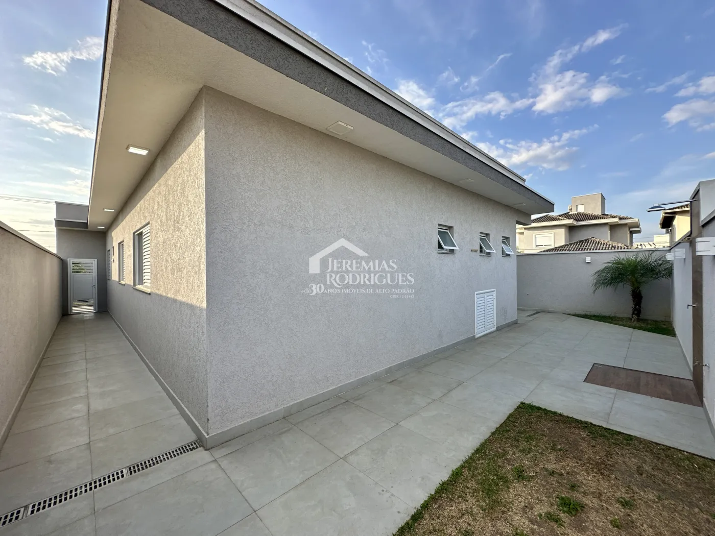 Casa com 3 dormitórios, 169,20 m² - Condomínio Ouro Ville - Taubaté/SP.