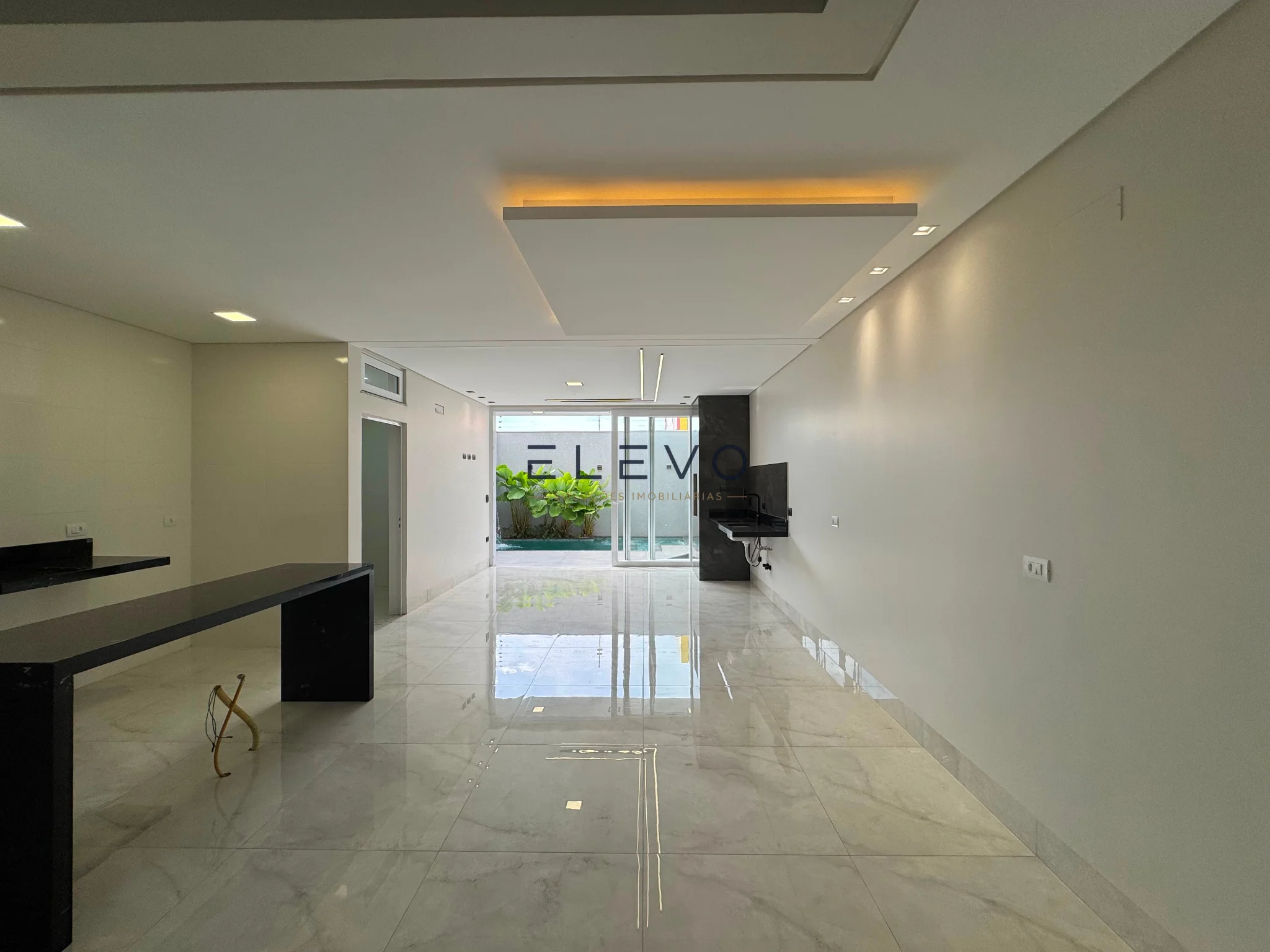 Sobrado à venda no Jardim Paris IV, próximo à Av. Mandacaru