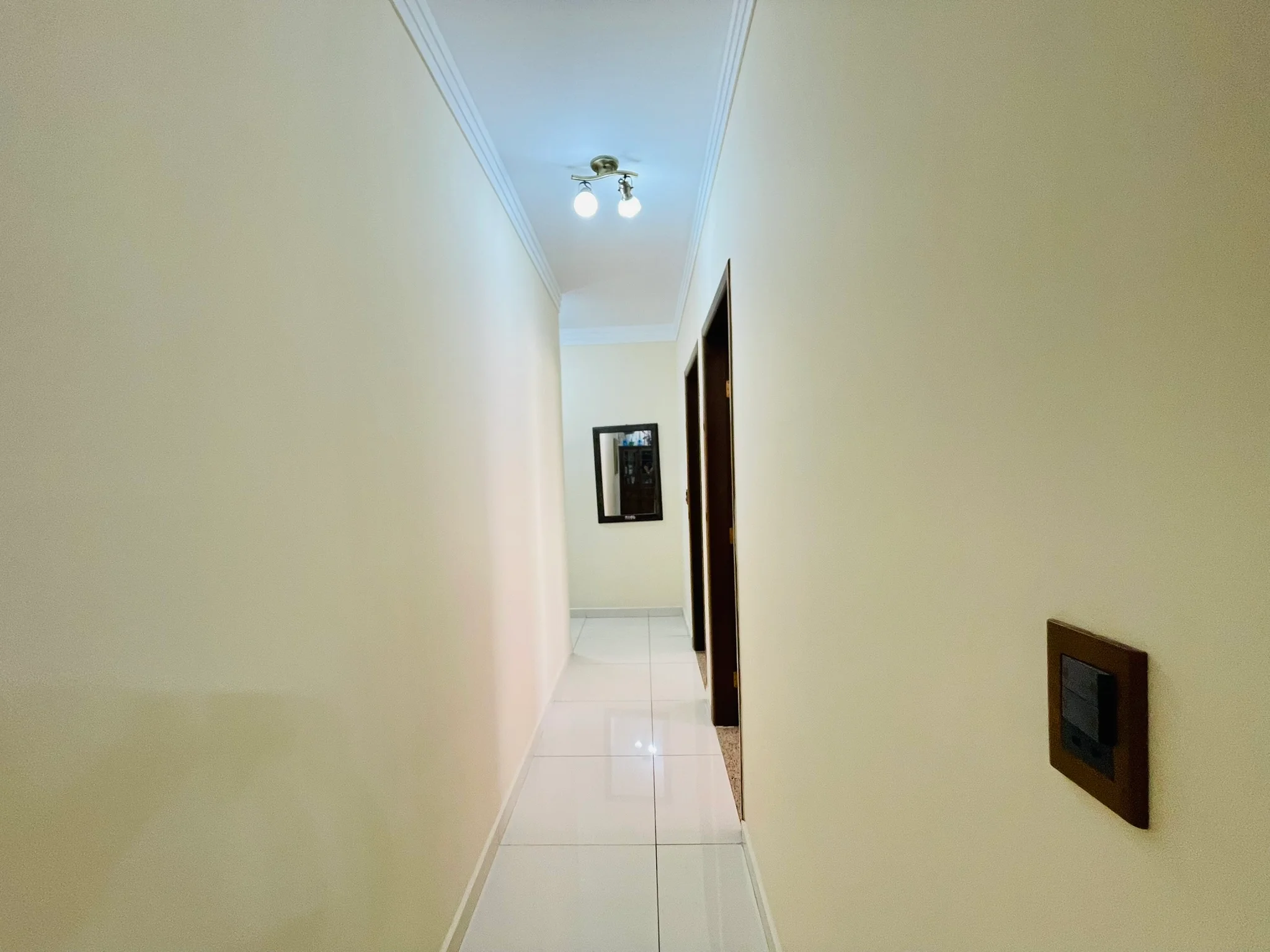 Casa à venda com 5 dormitórios no bairro Esplanada Independência em Taubaté/SP. 