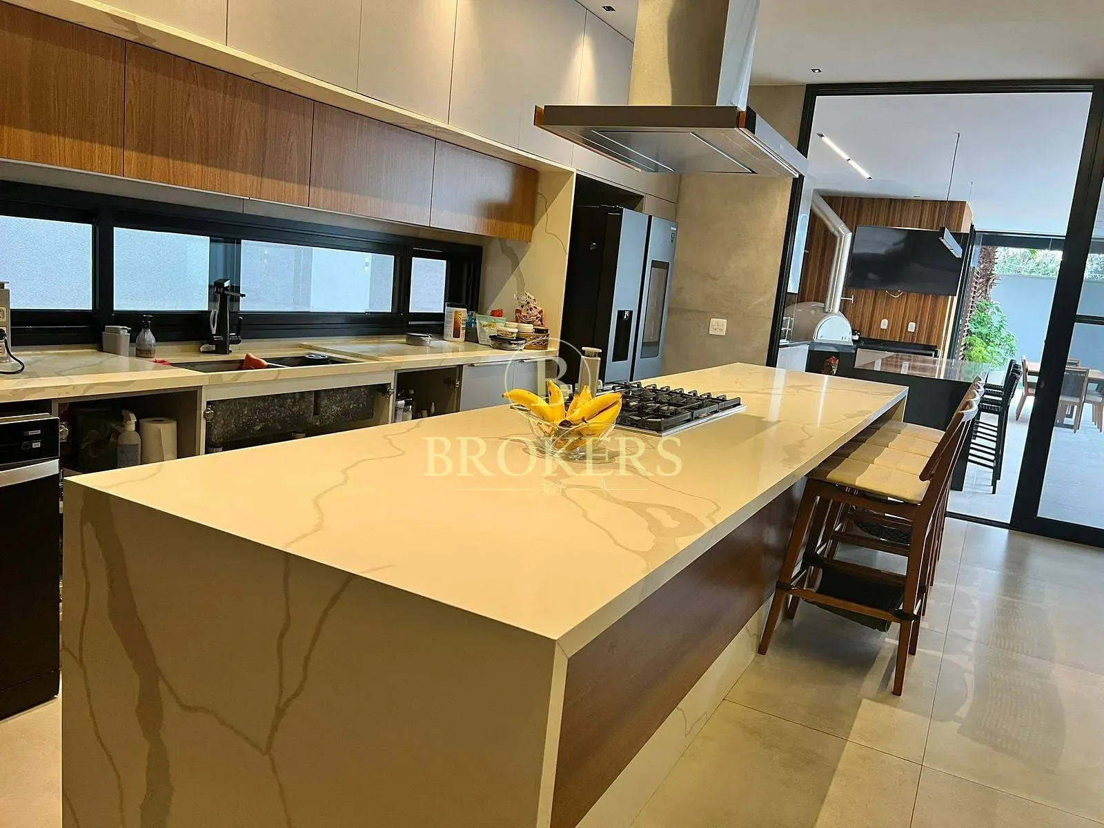 Moderna e sofisticada: Casa triplex no Alphaville com elevador, 5 suítes e terraço panorâmico por R — foto 49