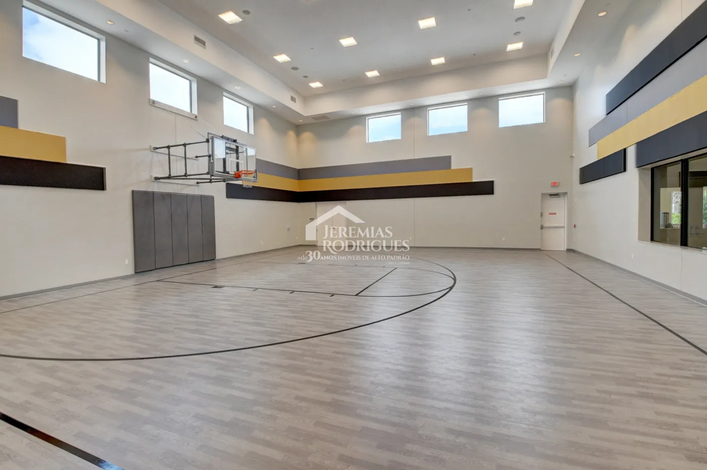 Casa com 4 dormitórios - Condomínio Dakota - Miami/ Flórida