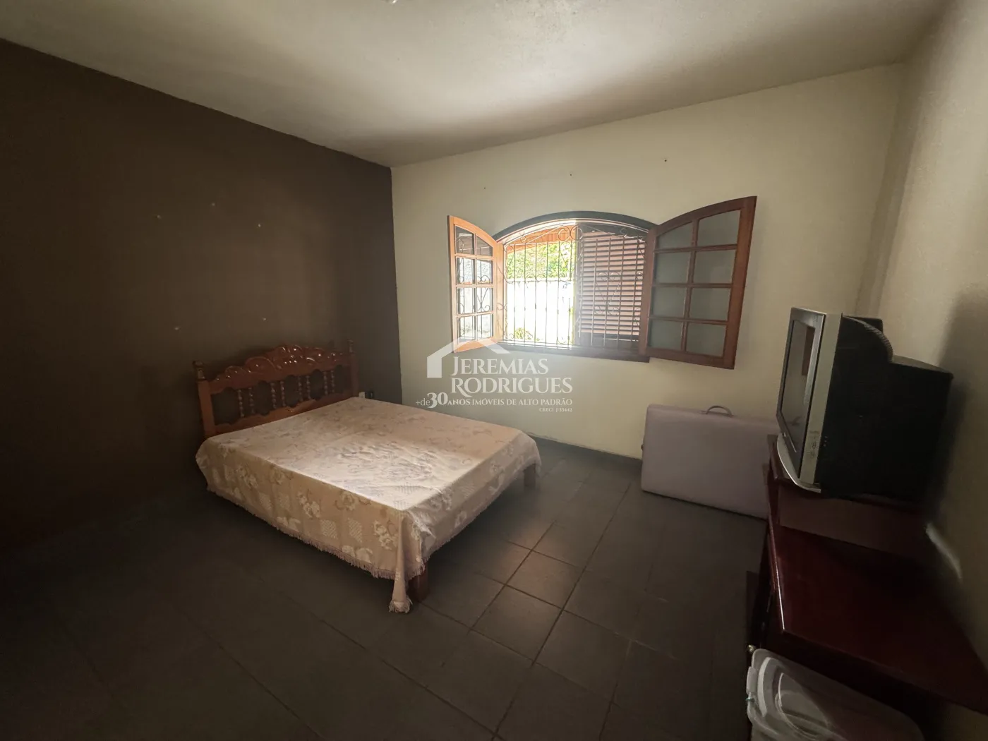 Área com imóvel residencial para venda no bairro Crispim em Pindamonhangaba/SP