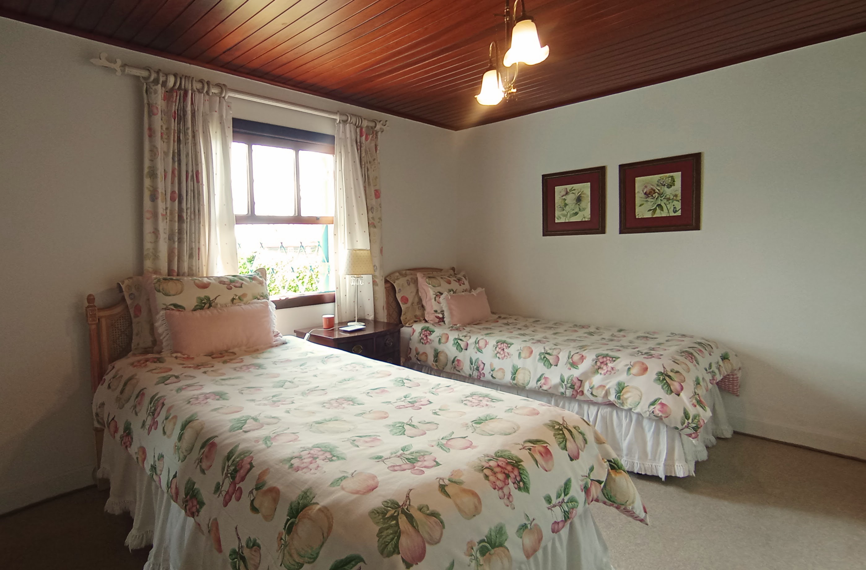 Casa à venda com 5 dormitórios no Capivari em Campos do Jordão/SP.