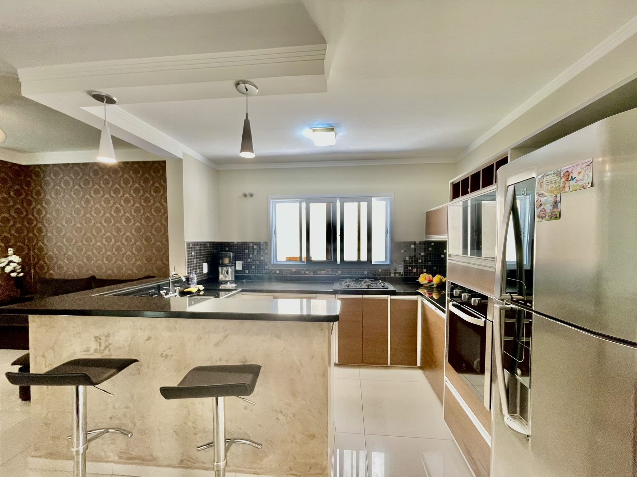 Casa à venda com 3 dormitórios no Condomínio Moema Ville em Pindamonhangaba/SP.