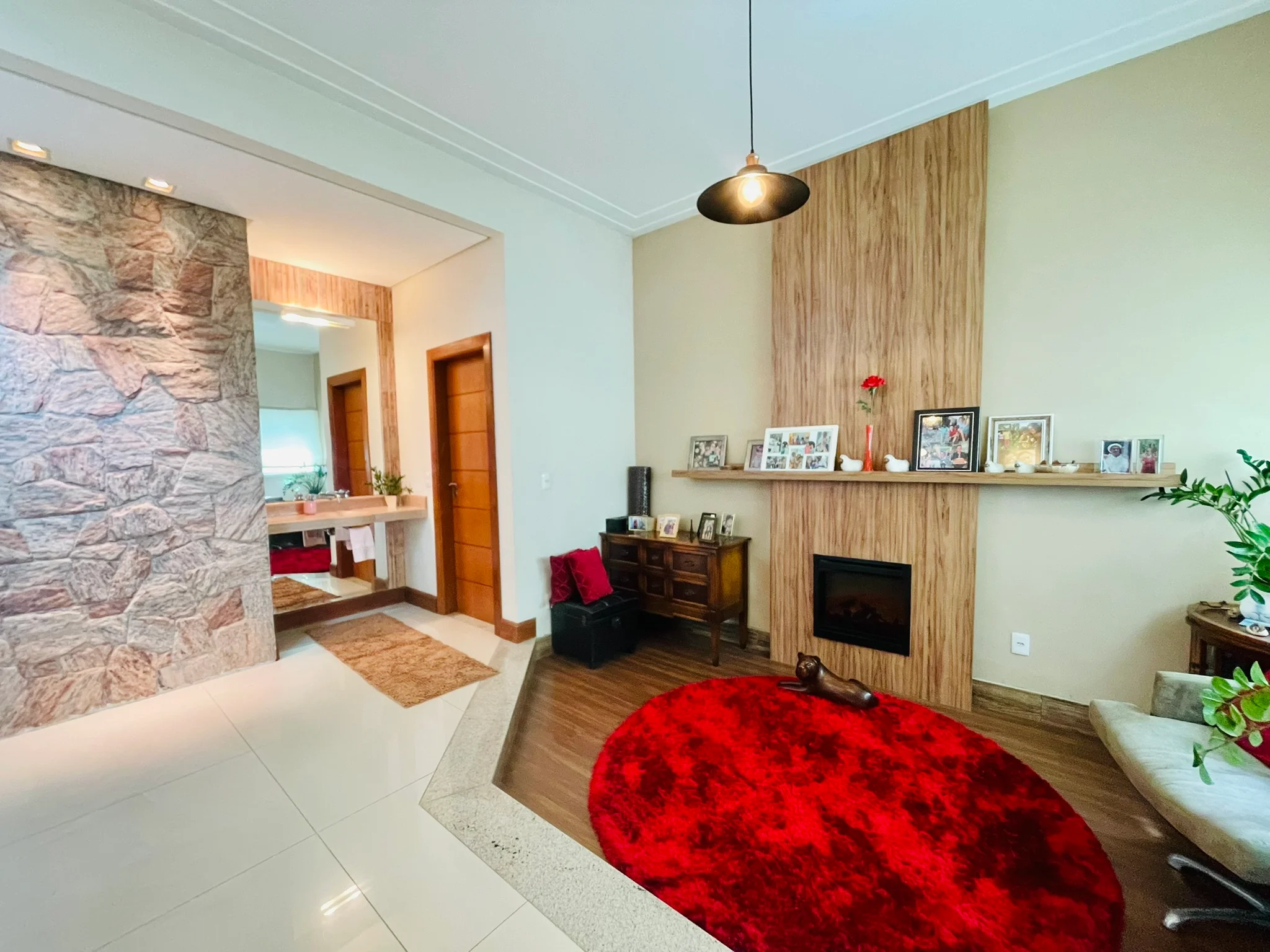 Casa à venda com 4 dormitórios no Condomínio Campos do Conde II em Tremembé/SP.