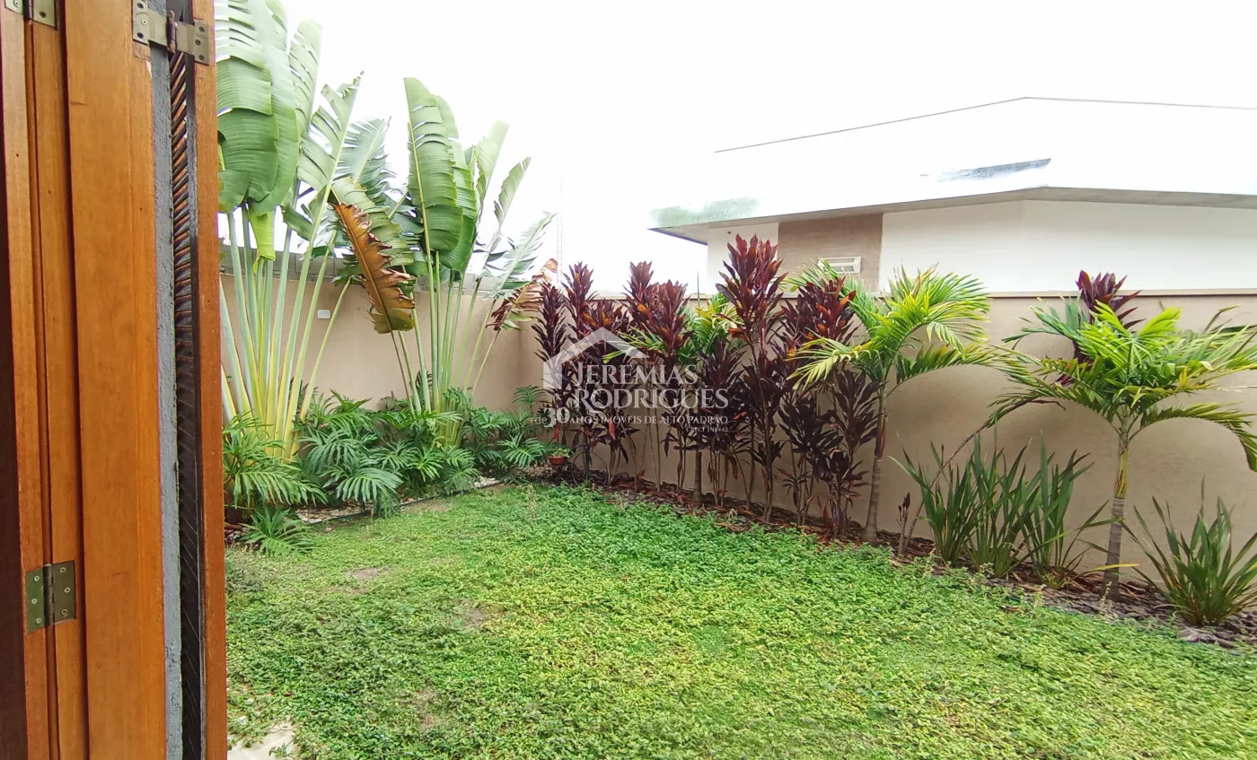 Casa para venda e locação com 3 dormitórios no Condomínio Pontal da Amizade em Taubaté/SP.