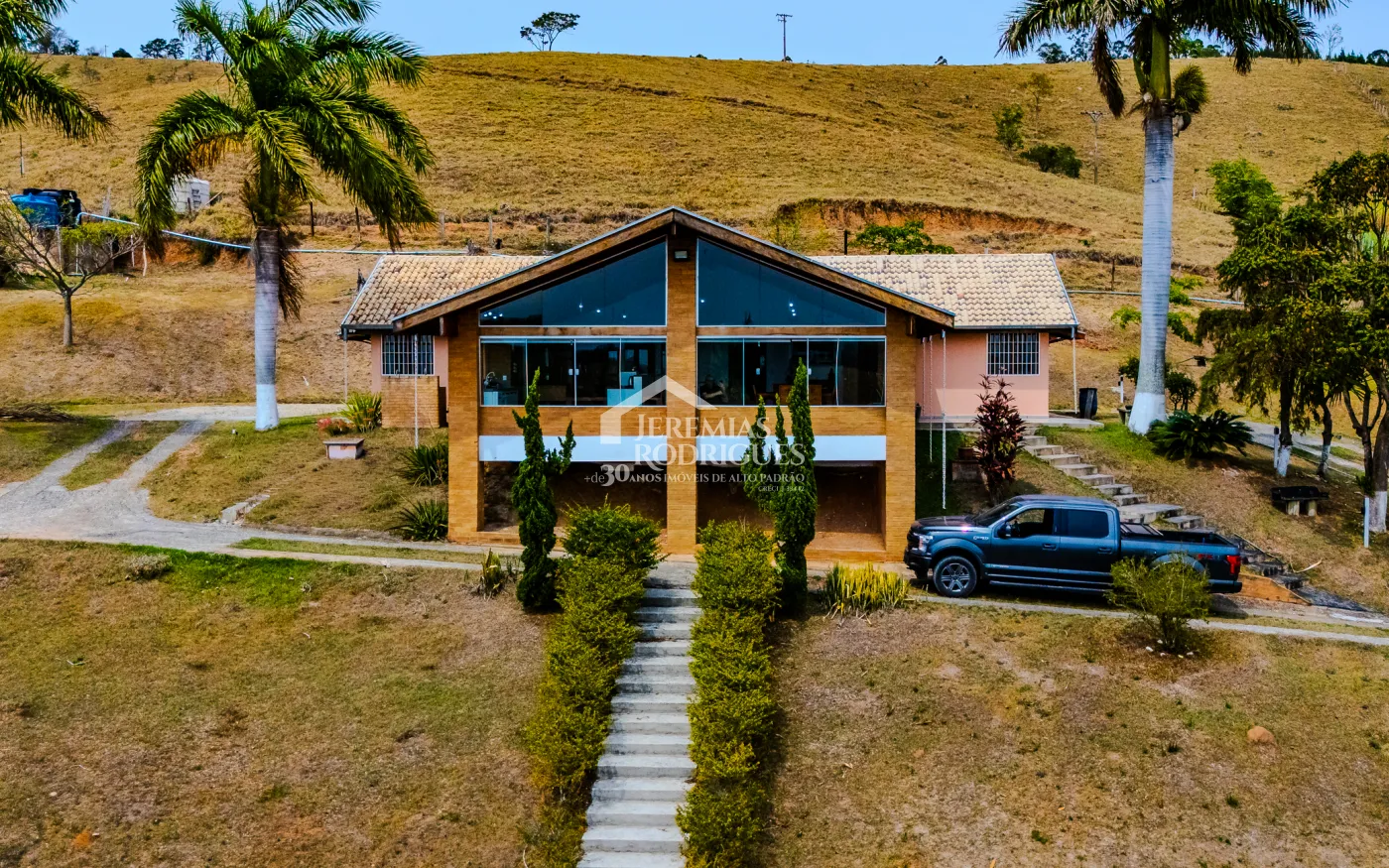 Sítio à venda em Caçapava/SP.