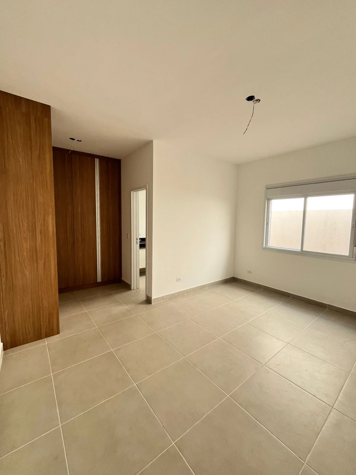 Casa à venda no Vita Village – 3 quartos, suíte, quintal 250 m² | Pindamonhangaba