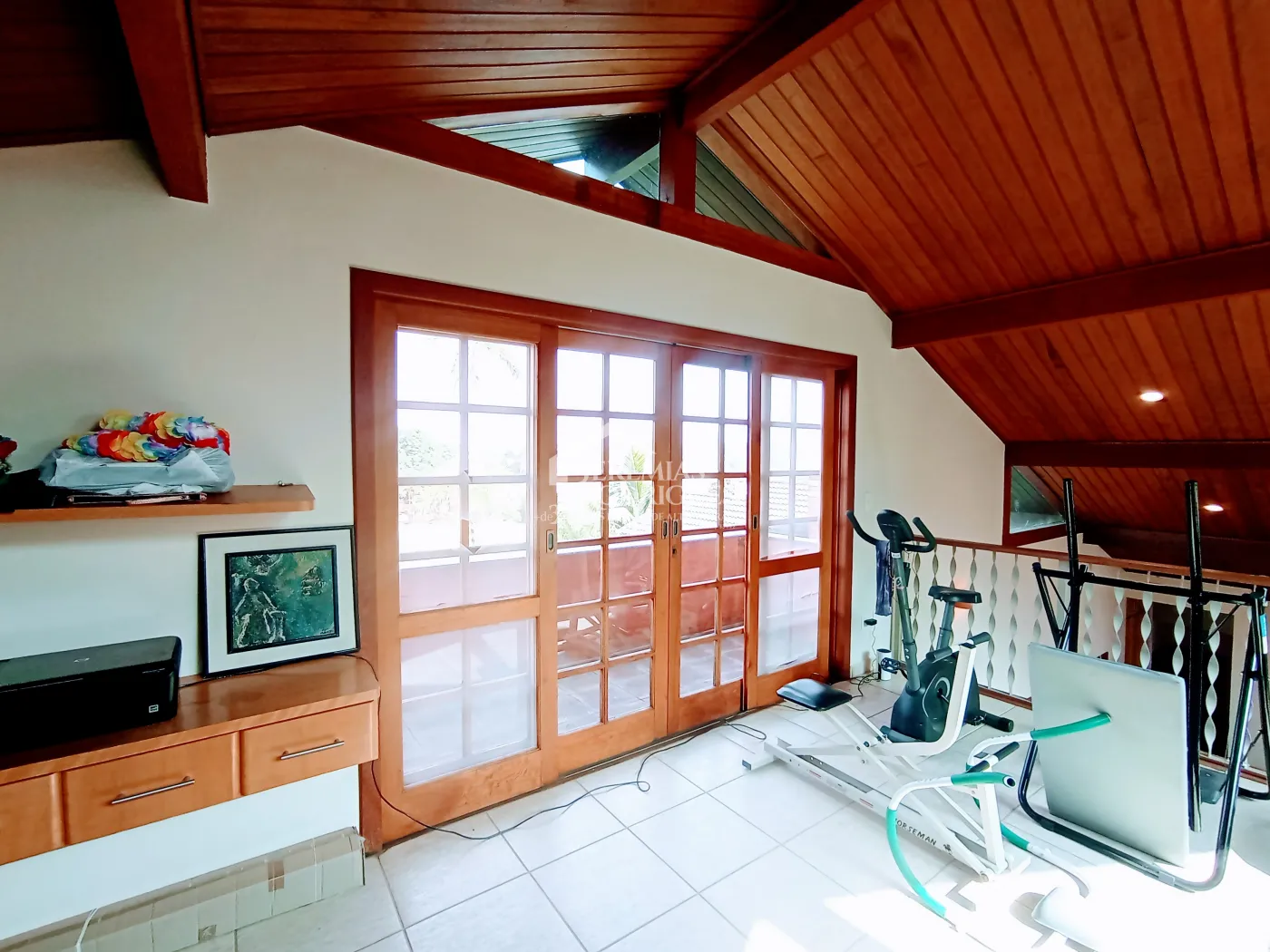 Casa à venda com 3 dormitórios no Condomínio Chácaras Cataguá em Taubaté/SP