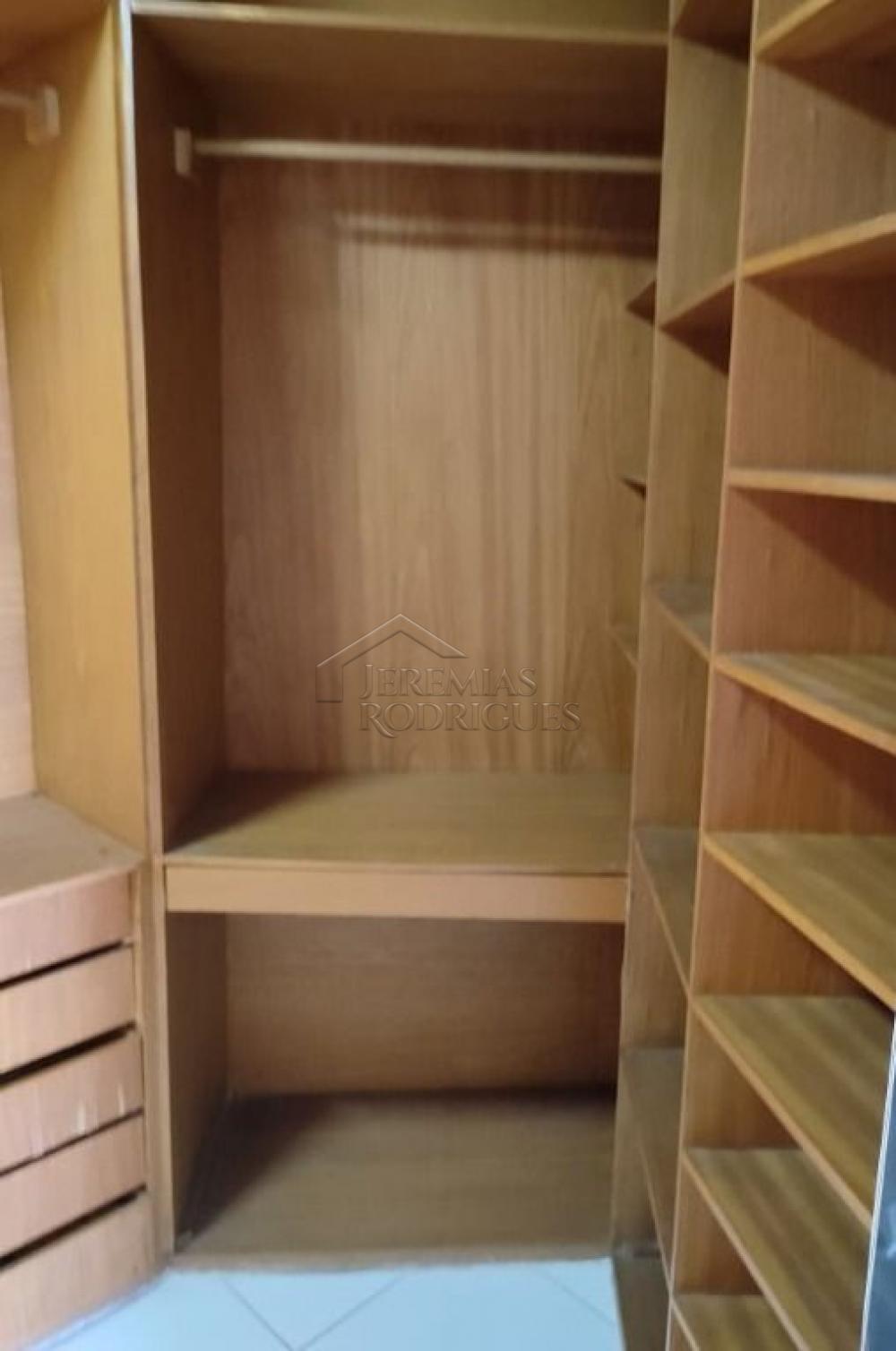 Apartamento para locação com 3 dormitórios, 256 m² no Edifício Plaza Alta em Taubaté/SP.