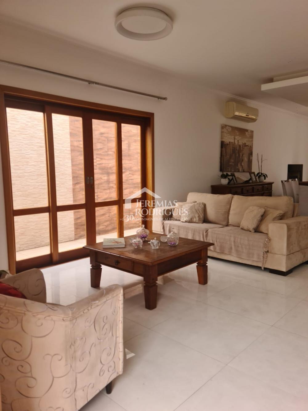 Sobrado com 4 suítes no Condomínio Real Ville