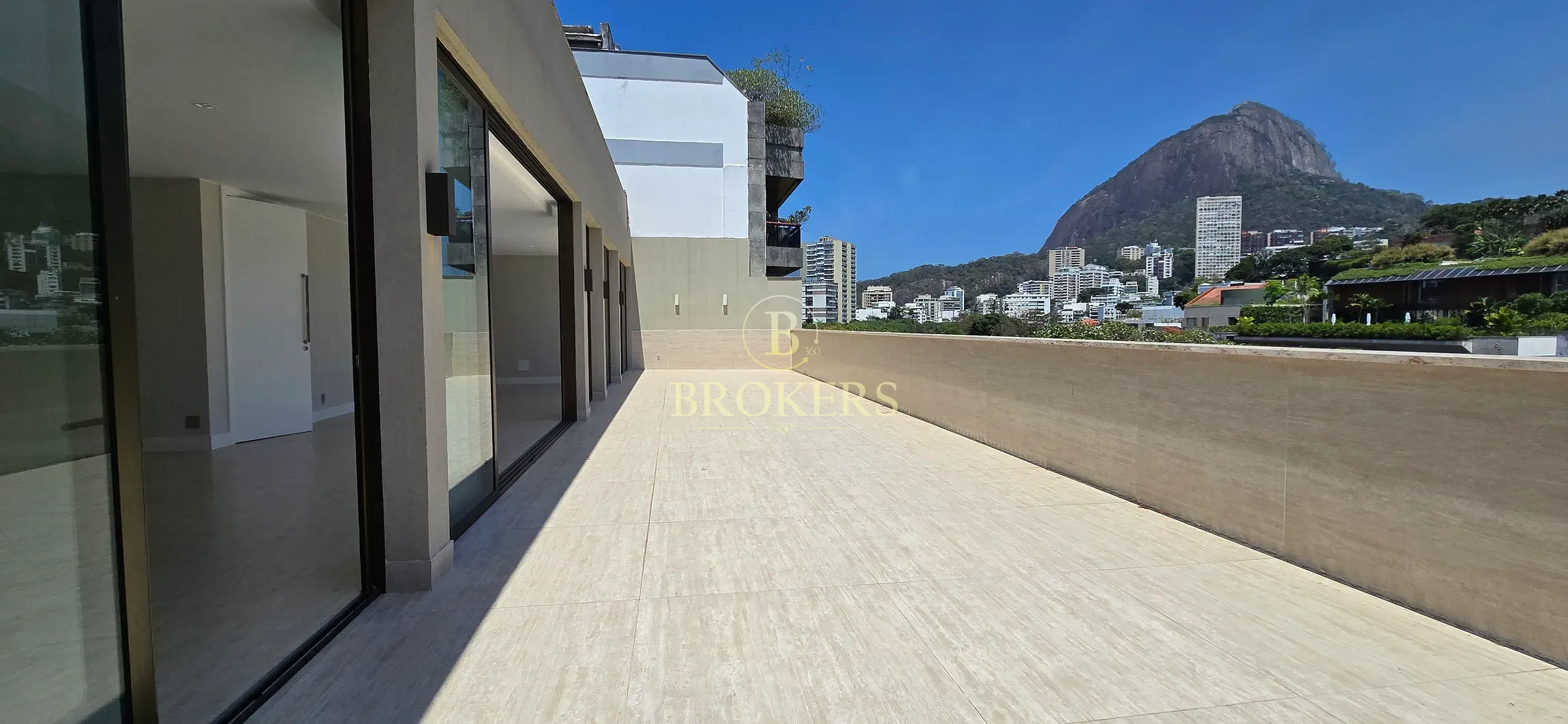 Cobertura linear, modernizada à venda no Leblon, São 460m², 4 suítes, vista indevassável para o Jar — foto 2