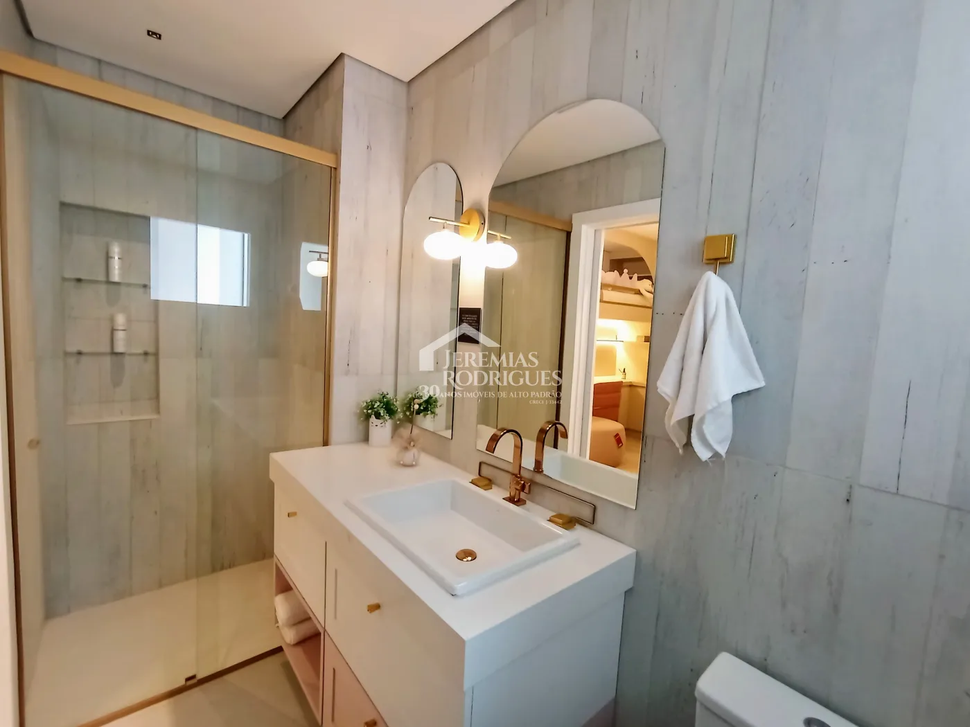 Apartamento à venda com 3 dormitórios, 117 m² no Condomínio Tríade Century Plaza em Taubaté/SP.