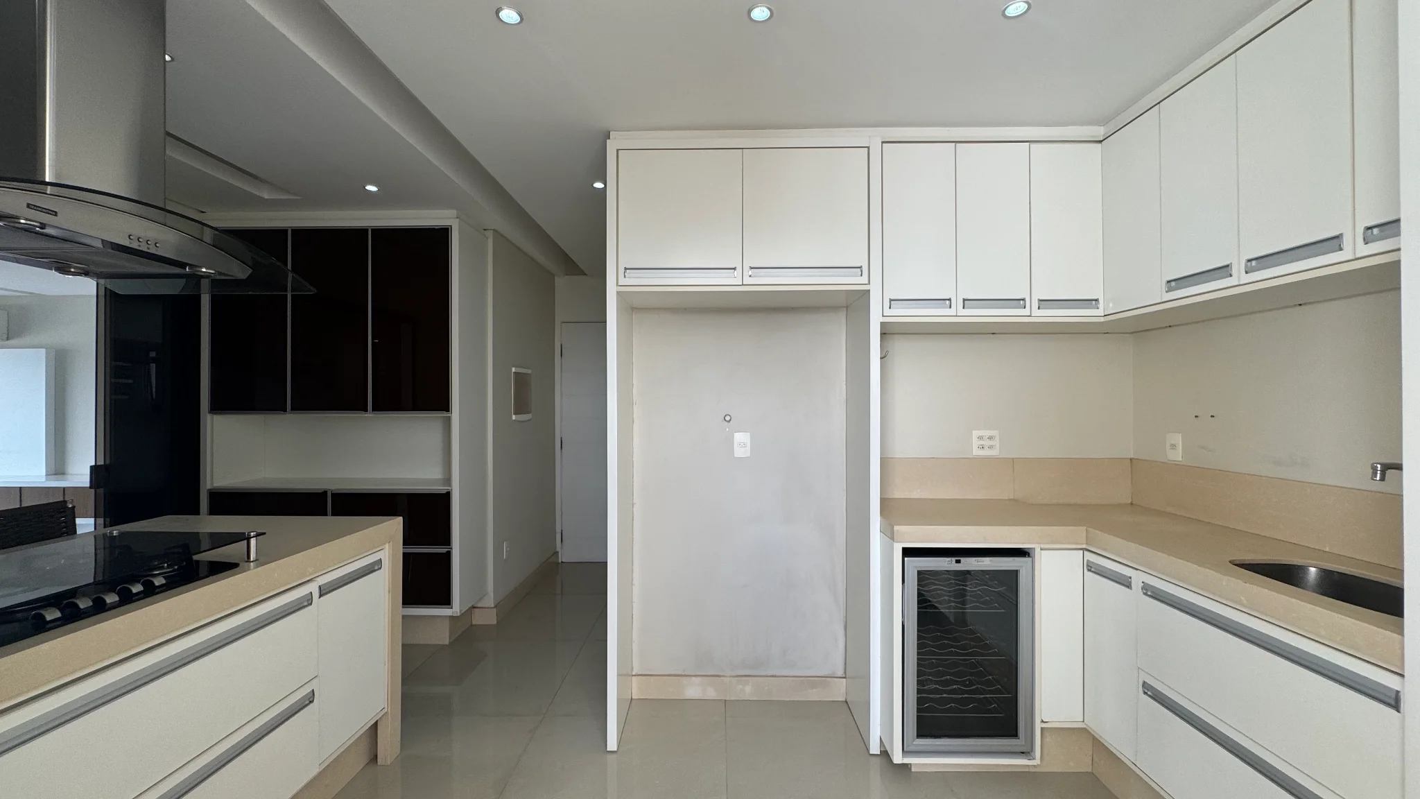 Apartamento à venda no Edifício Serra da Mantiqueira em Pindamonhangaba/SP. 