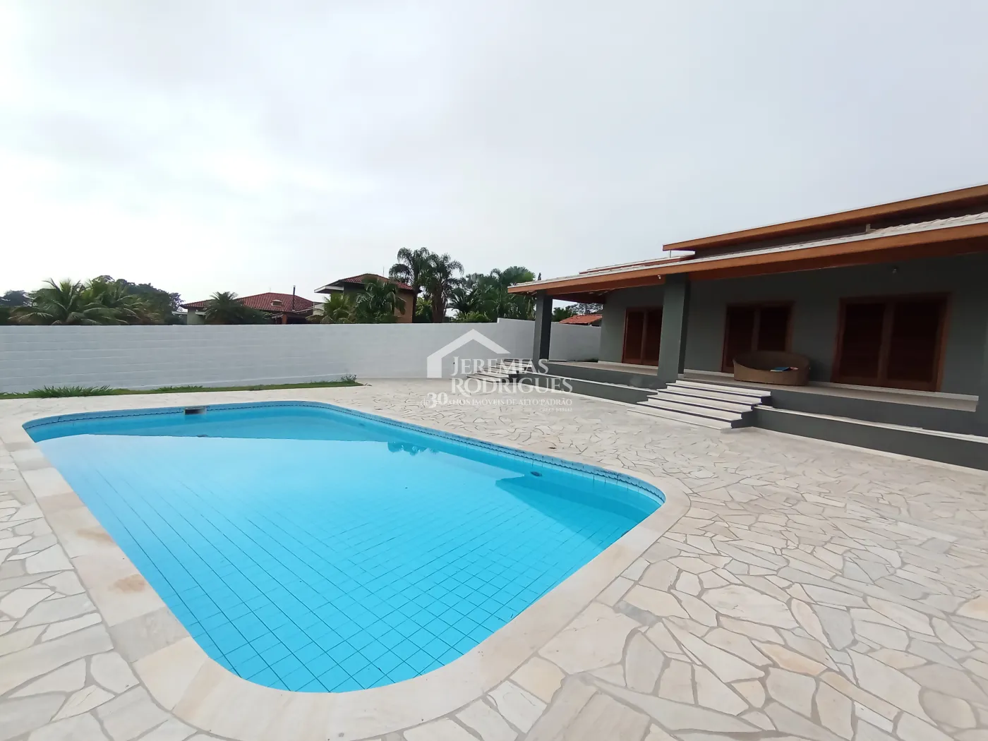 Casa à venda com 4 dormitórios no Condomínio Chácaras Cataguá em Taubaté/SP