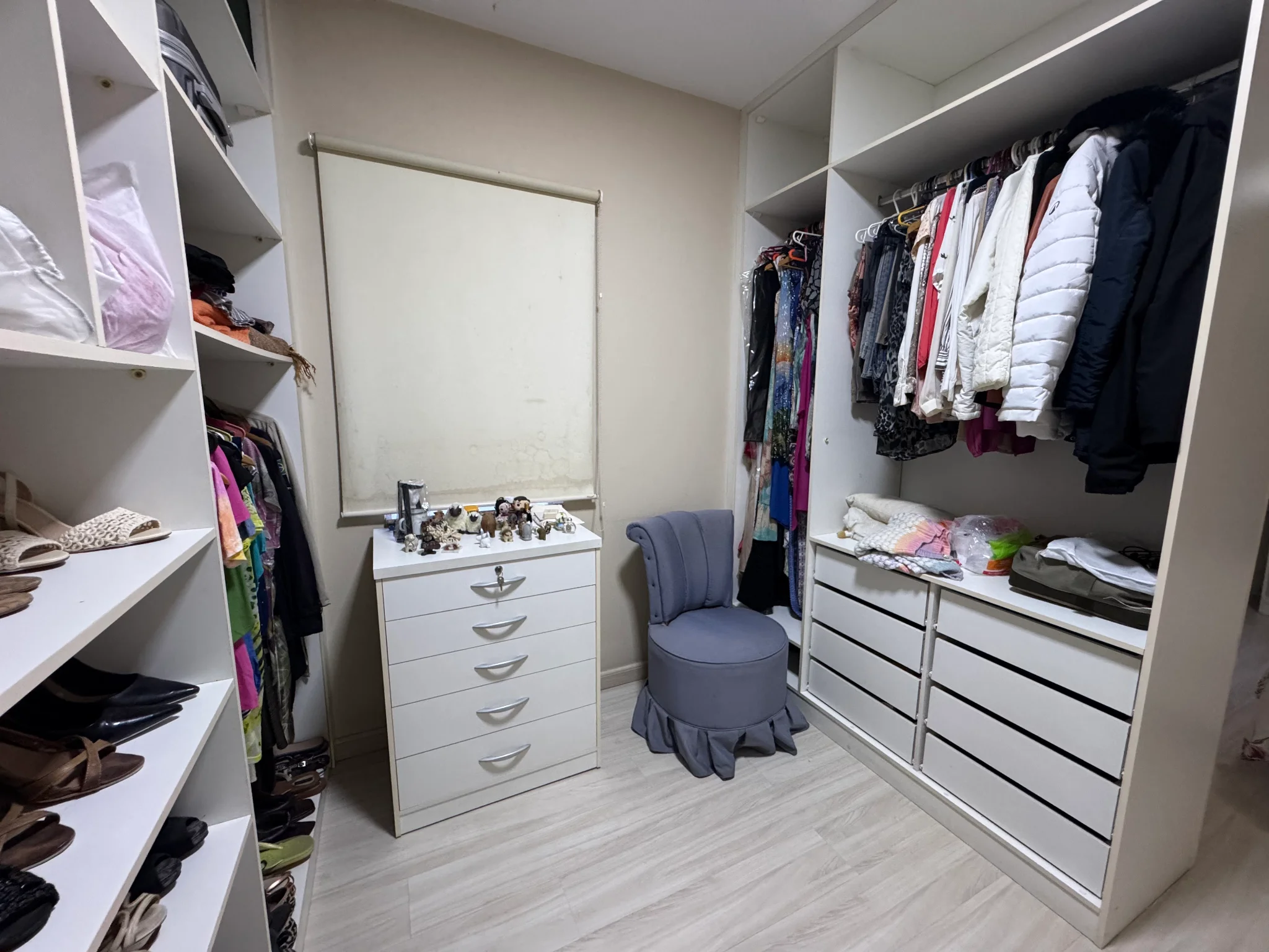 Casa à venda com 5 dormitórios no Condomínio Villlage Paineiras em Pindamonhangaba/SP. 