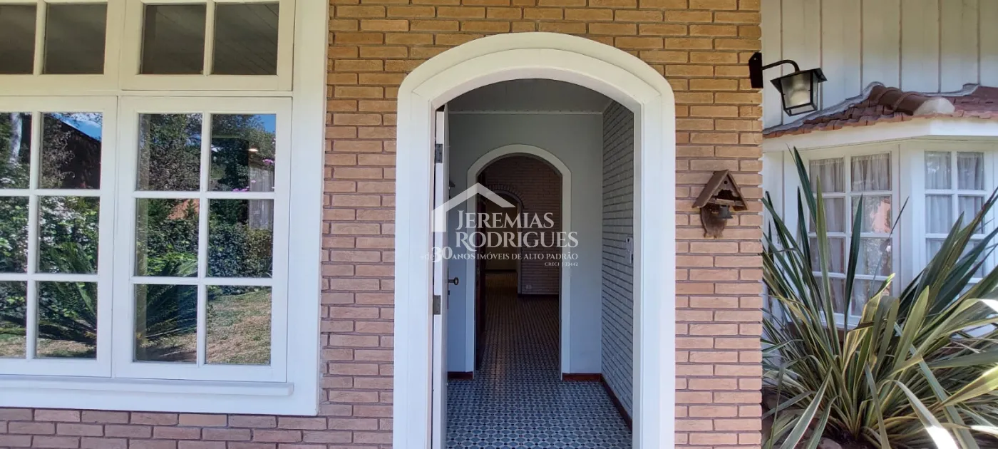 Casa com 3 dormitórios no Bairro Capivari - Campos do Jordão/SP