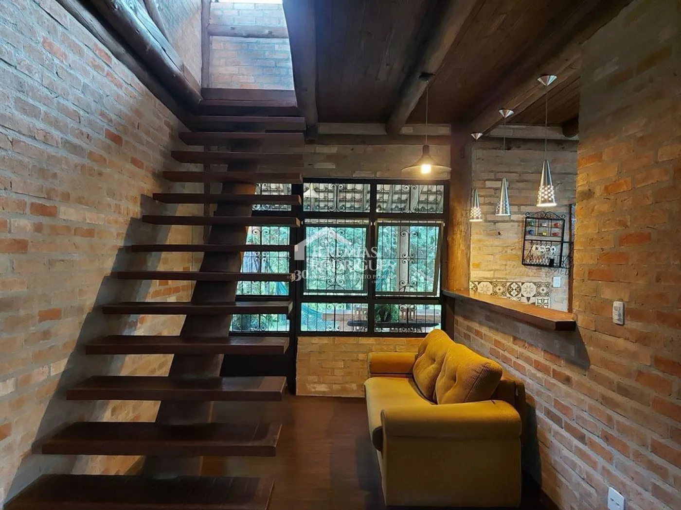 Chácara com 4 dormitórios, 268 m² - Mandú - Pindamonhangaba/SP.