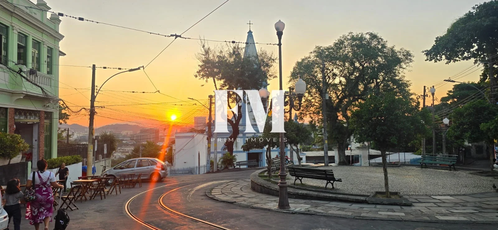 Oportunidade Única de Investimento em Santa Teresa! R$ 3.200/m² Casarão Histórico no Largo das Neves. - foto 2