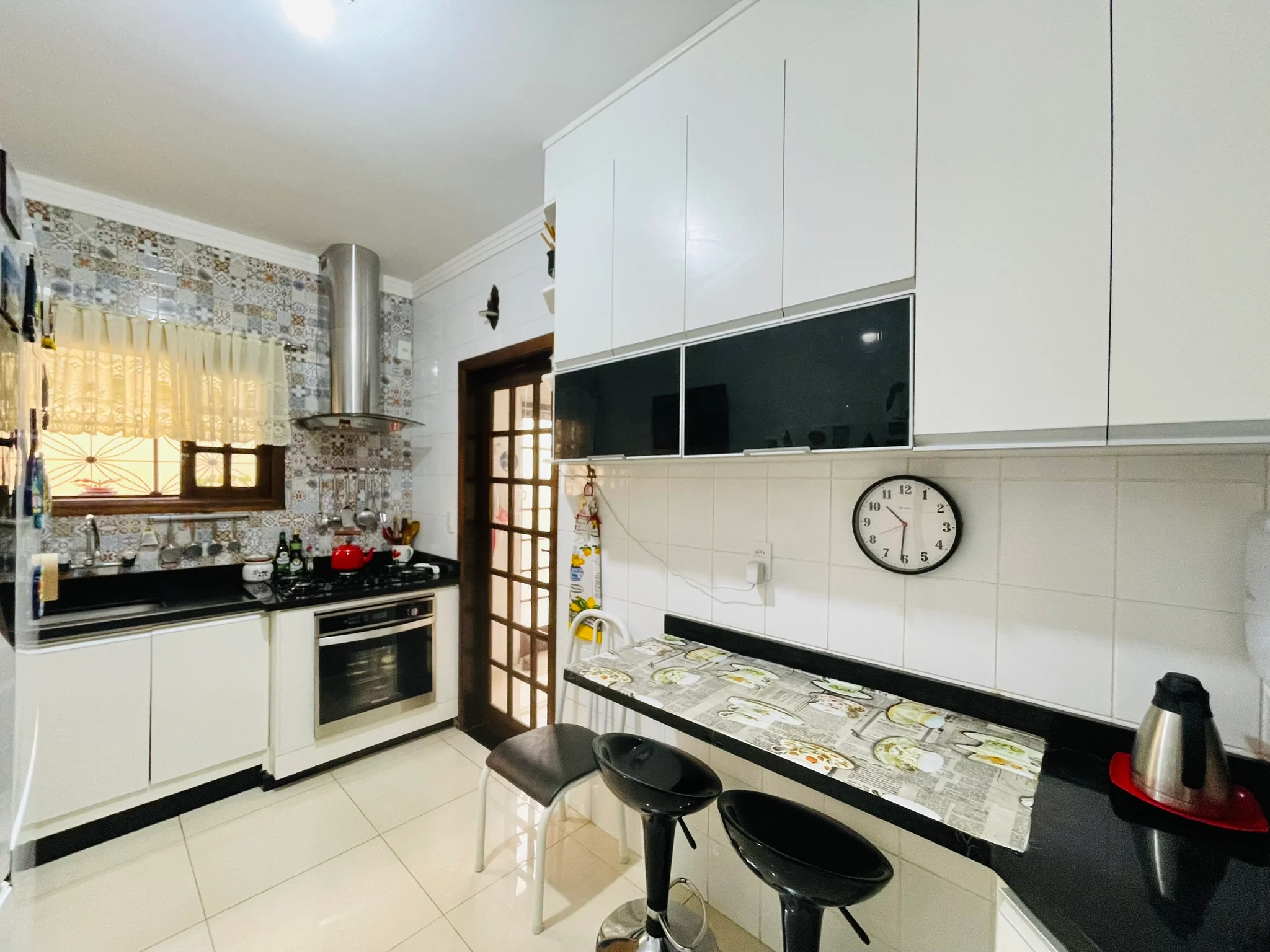 Casa à venda com 5 dormitórios no bairro Esplanada Independência em Taubaté/SP. 