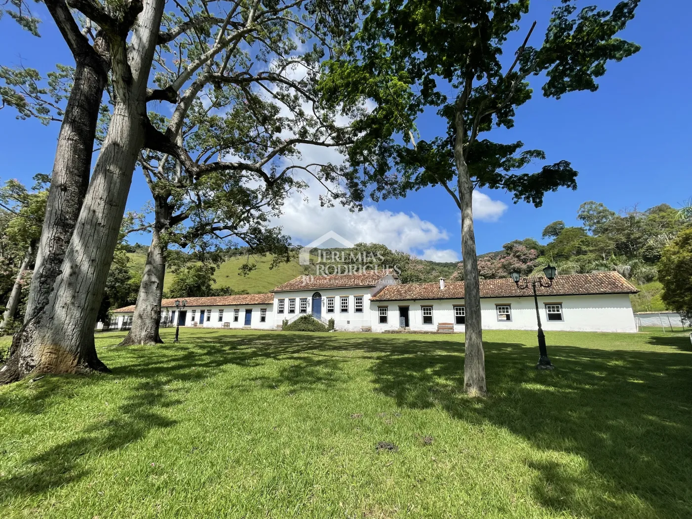 Fazenda com 12 dormitórios - Taubaté/SP