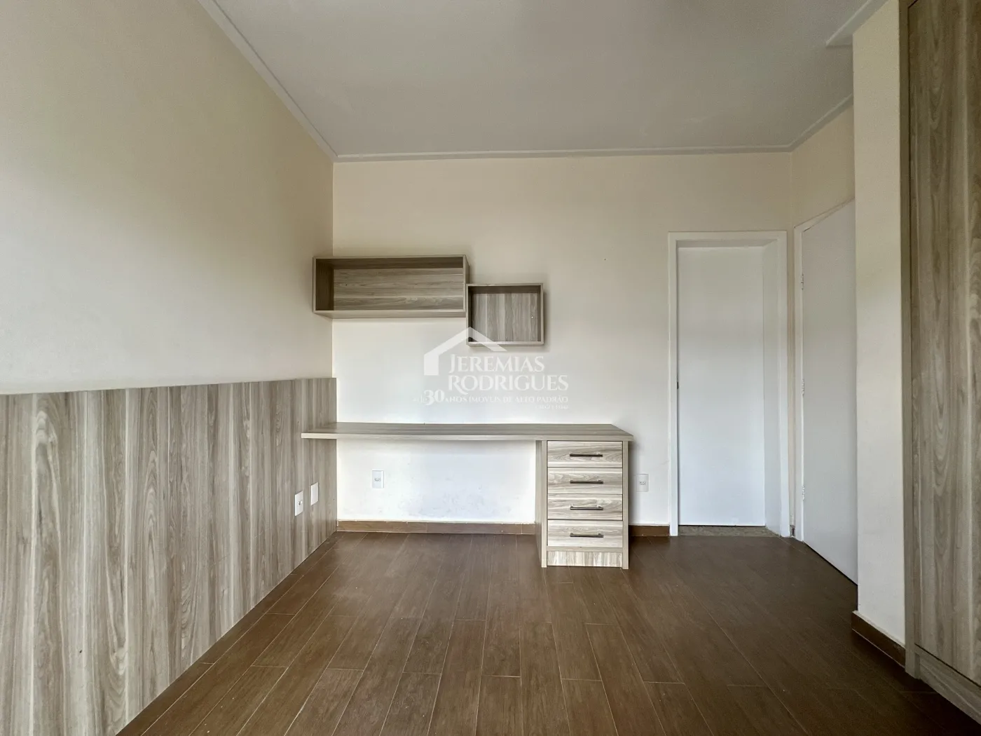 Casa para venda e locação com 4 suítes no Condomínio Campos do Conde II em Tremembé/SP