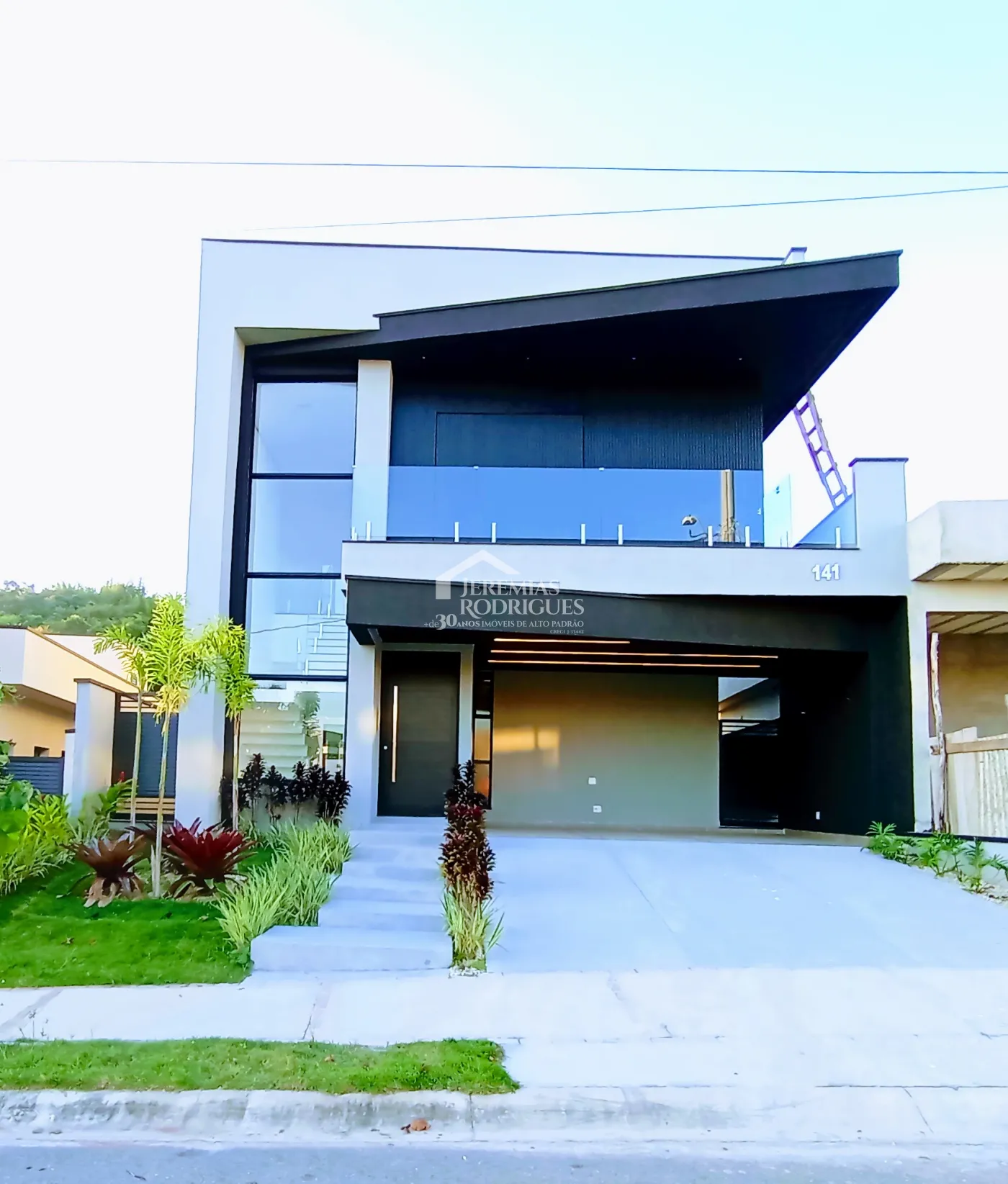 Casa assobradada à venda com 4 dormitórios no Condomínio Cyrella Landscape emTaubaté/SP.