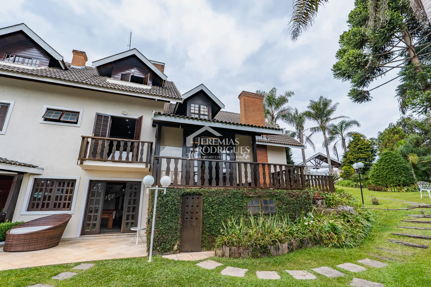 Casa com 4 dormitórios, 450 m² - Atalaia - Campos do Jordão/SP