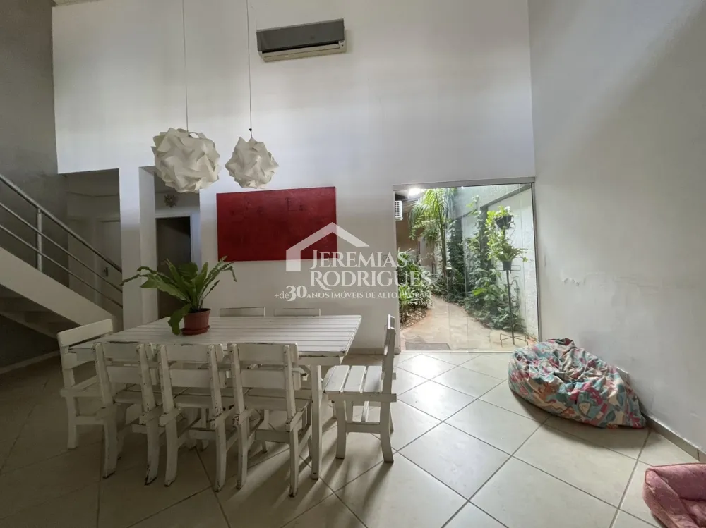 Casa à venda com 3 dormitórios no bairro Jardim das Nações em Taubaté/SP. 